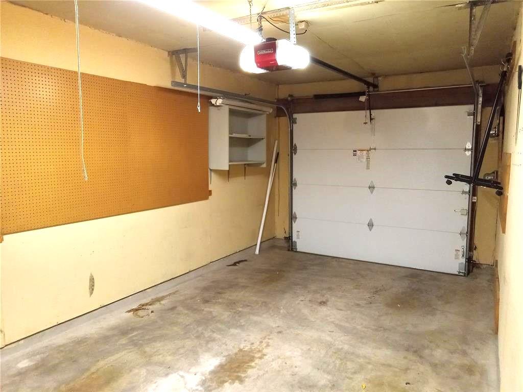 910 E Meadowmere Ln S, Austin, TX 78758