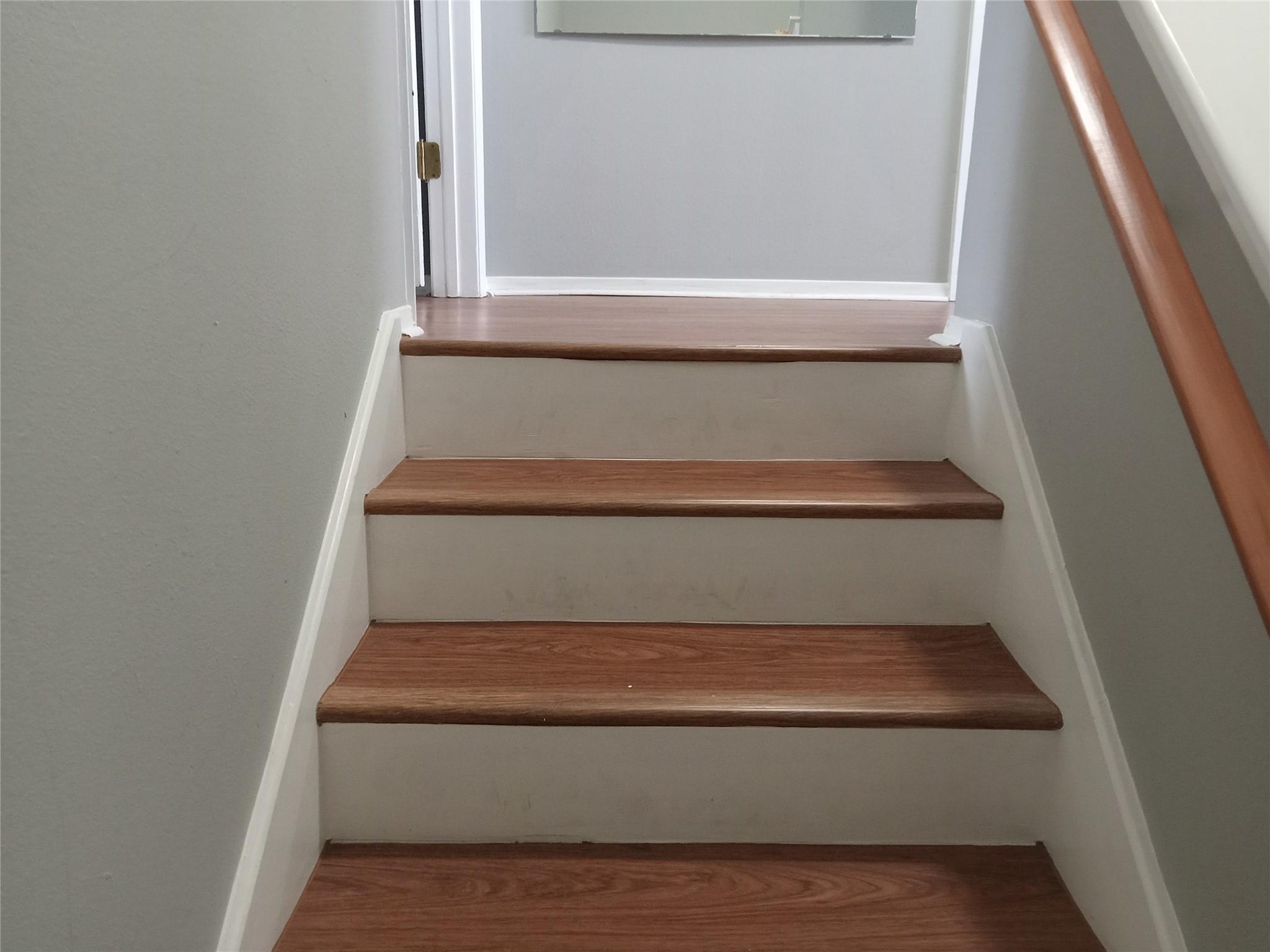 910 E Meadowmere Ln S, Austin, TX 78758