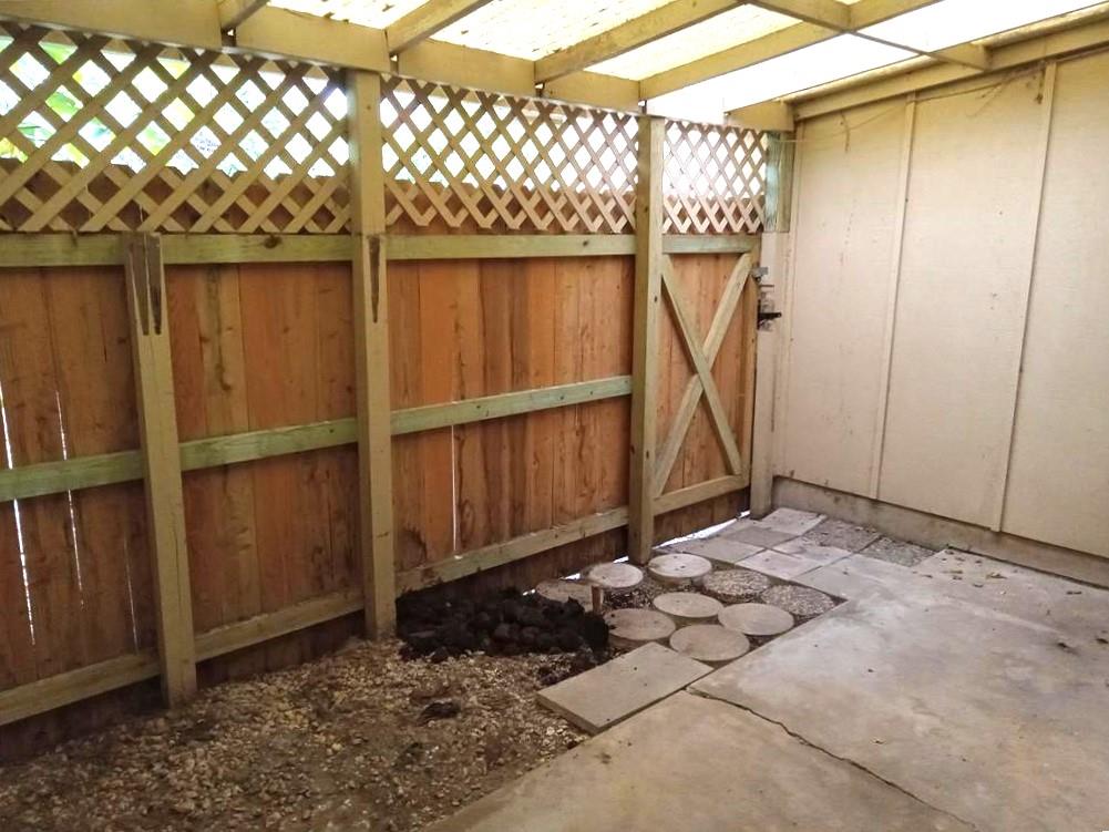 910 E Meadowmere Ln S, Austin, TX 78758