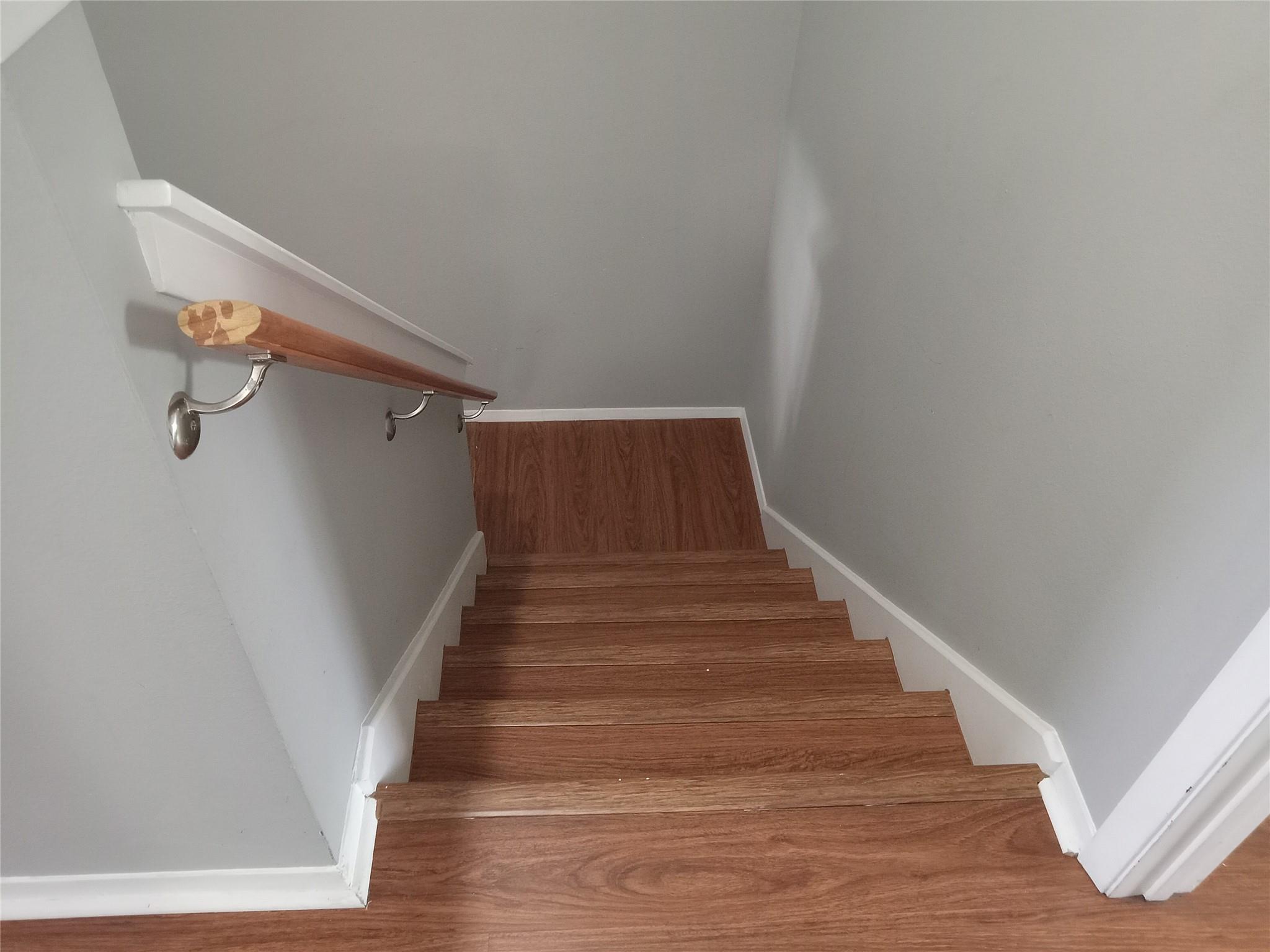 910 E Meadowmere Ln S, Austin, TX 78758