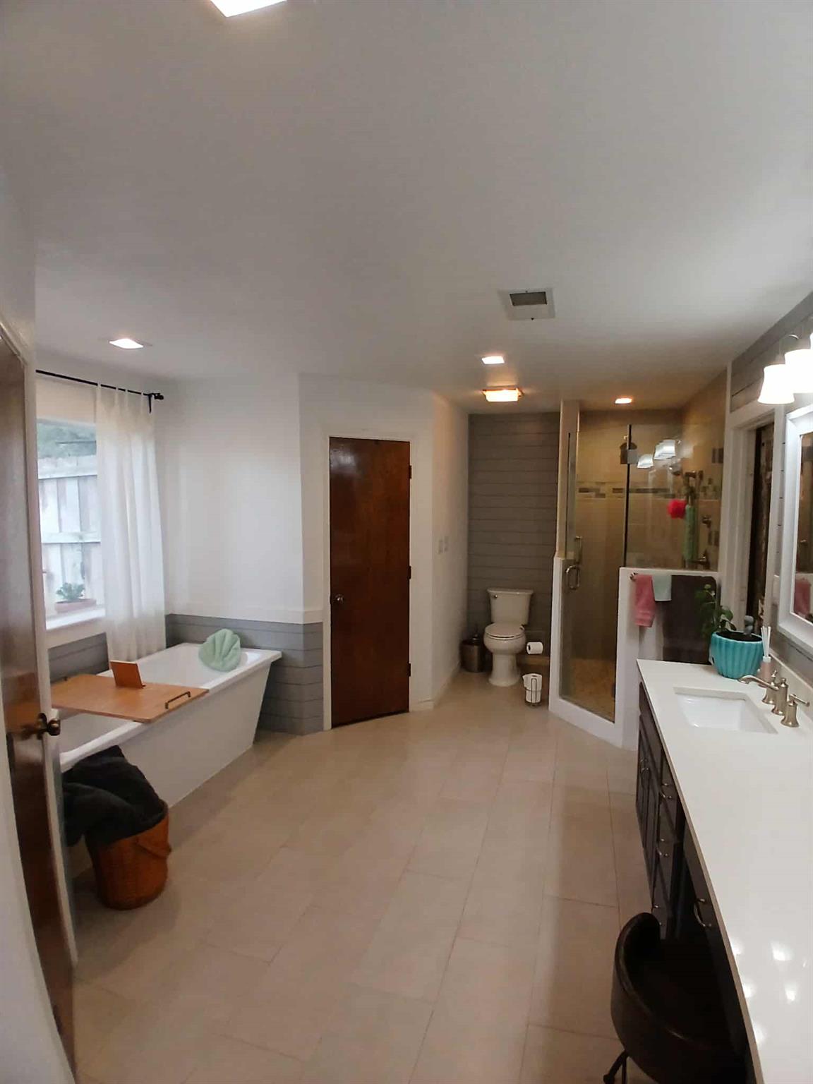 264 Turkey Run, Meadowlakes, TX 78654