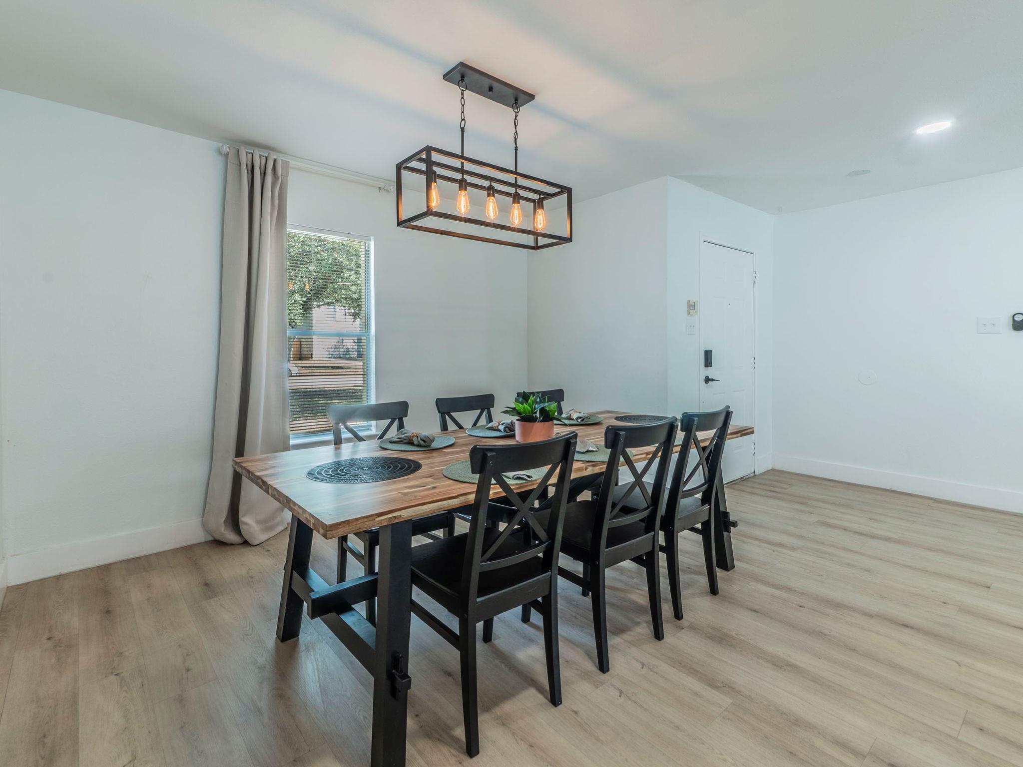 17905 Narsitin Ln, Pflugerville, TX 78660