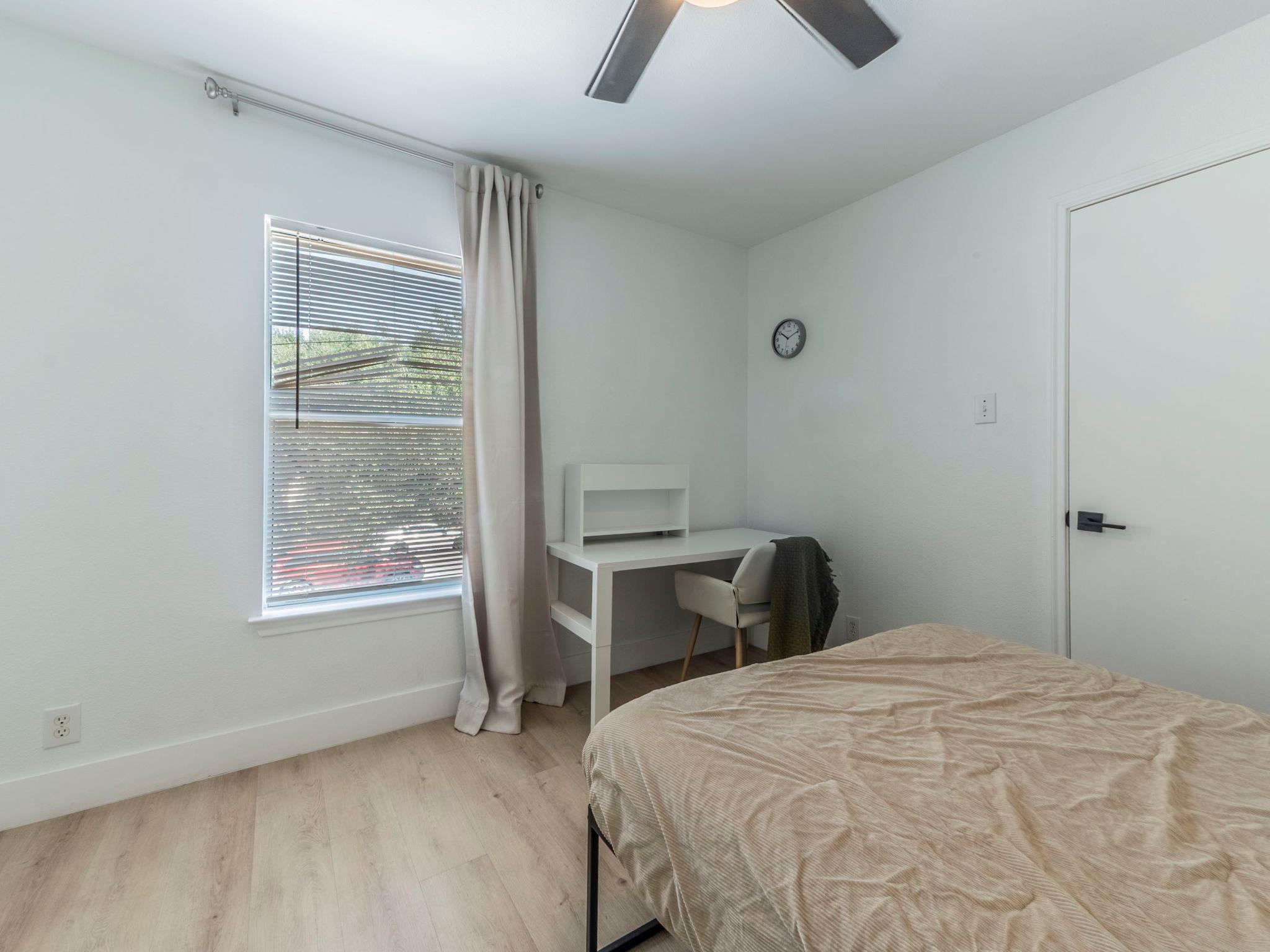 17905 Narsitin Ln, Pflugerville, TX 78660