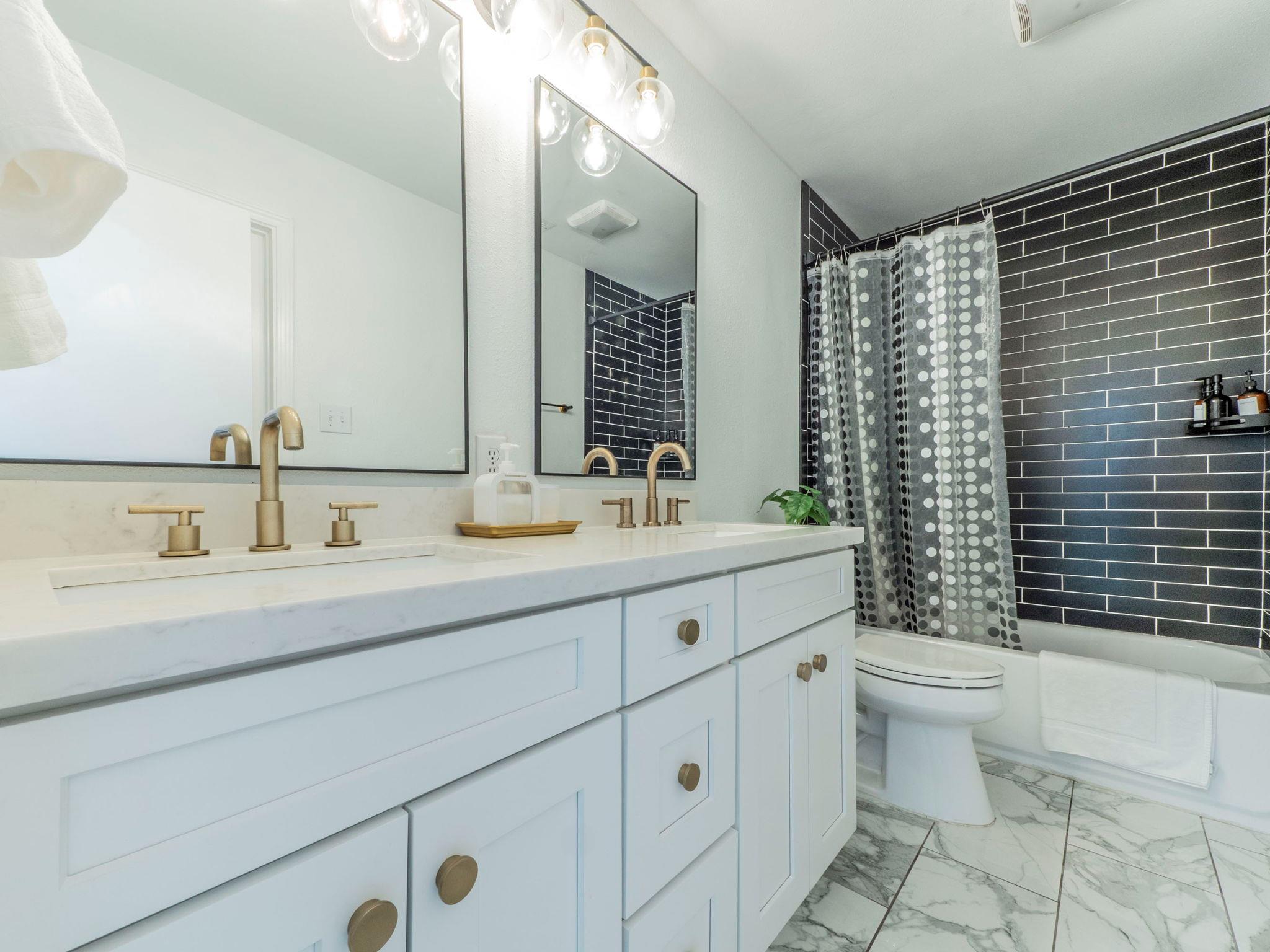 17905 Narsitin Ln, Pflugerville, TX 78660