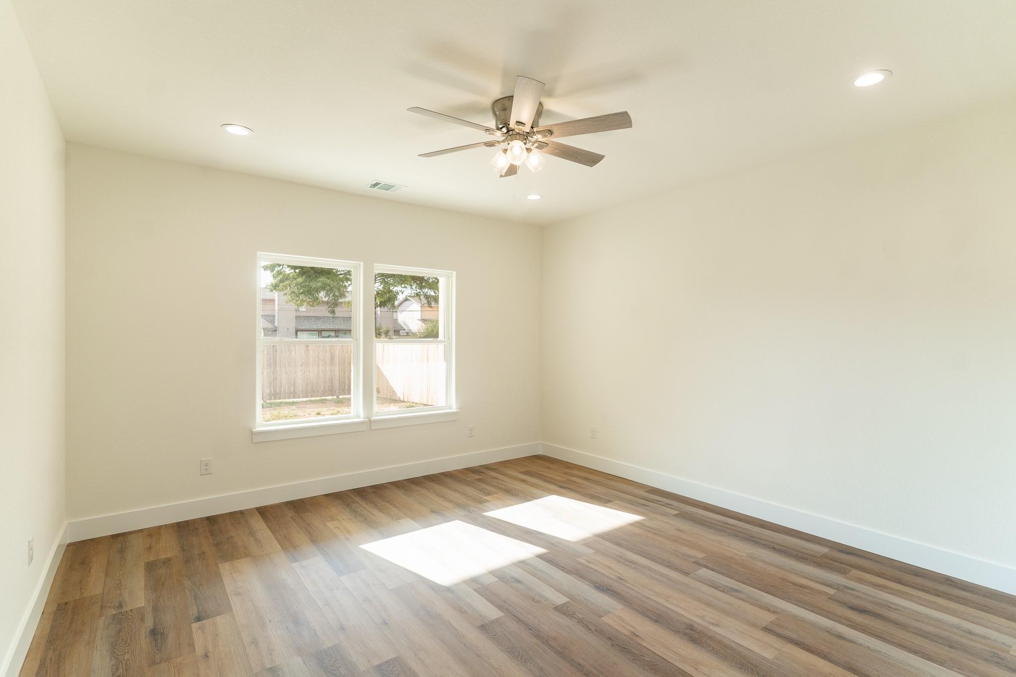 309 String Prairie Way, Smithville, TX 78957