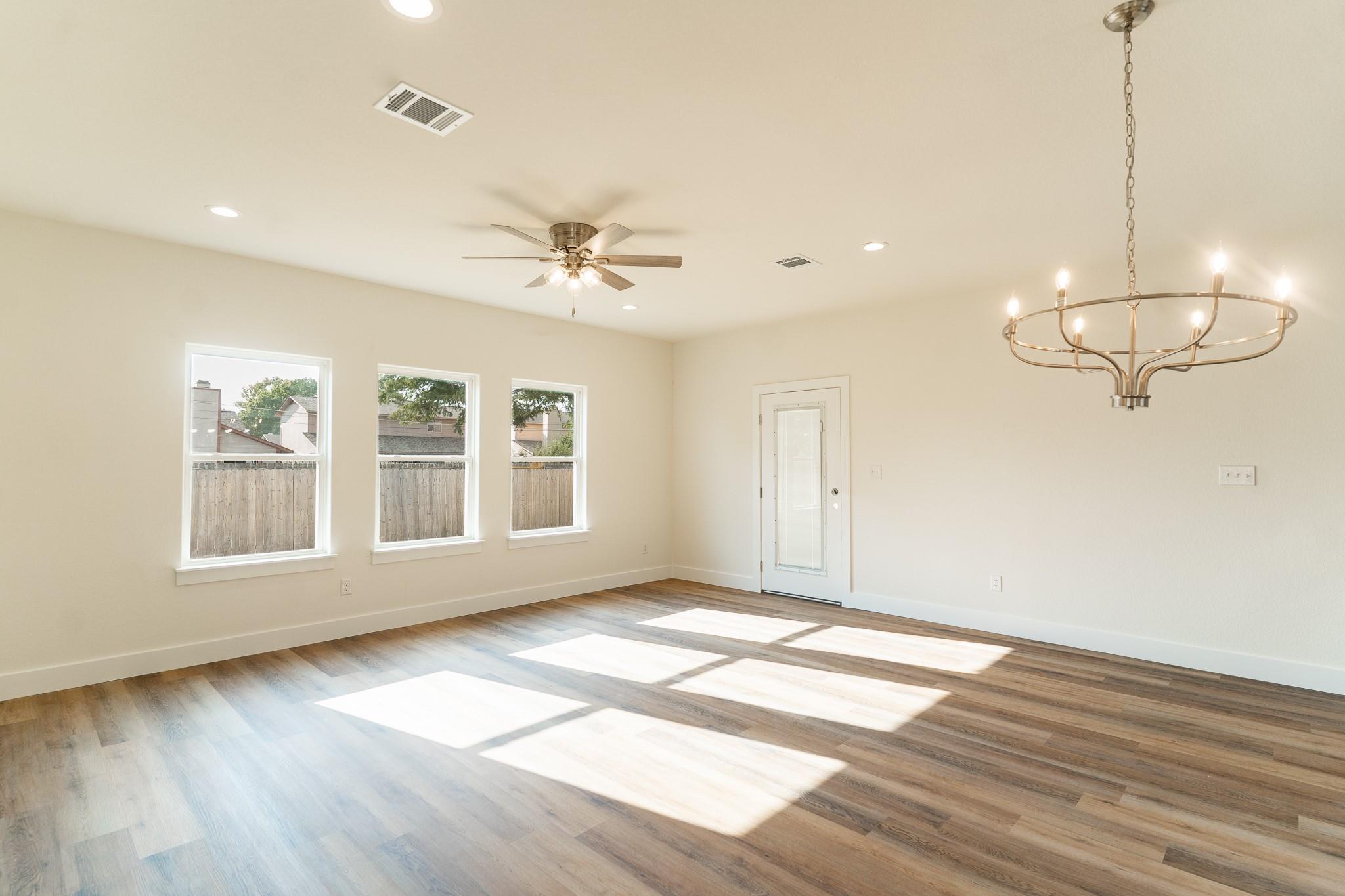 309 String Prairie Way, Smithville, TX 78957