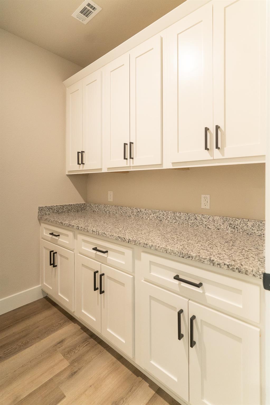 329 String Prairie Way, Smithville, TX 78957