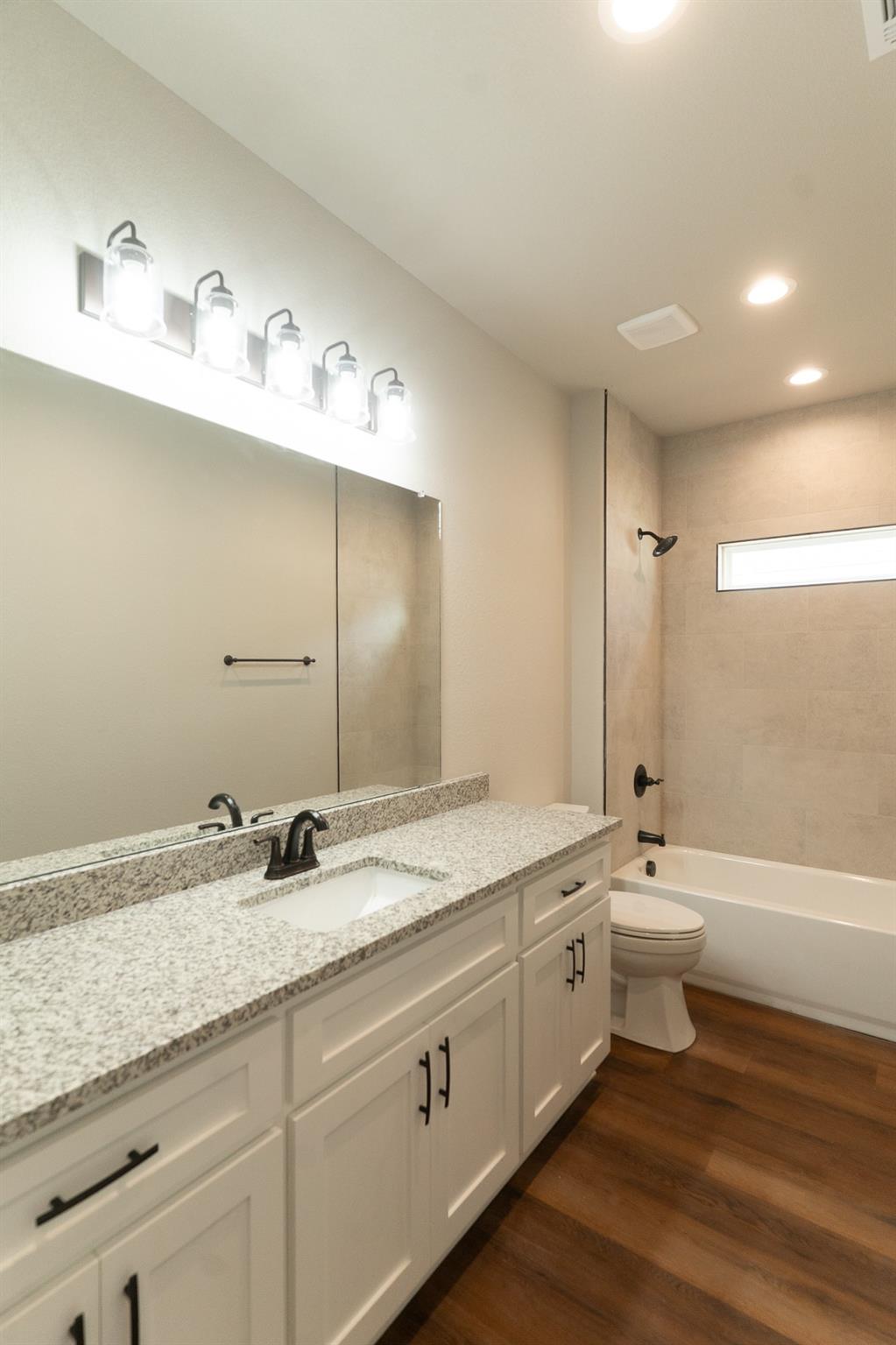 305 String Prairie Way, Smithville, TX 78957