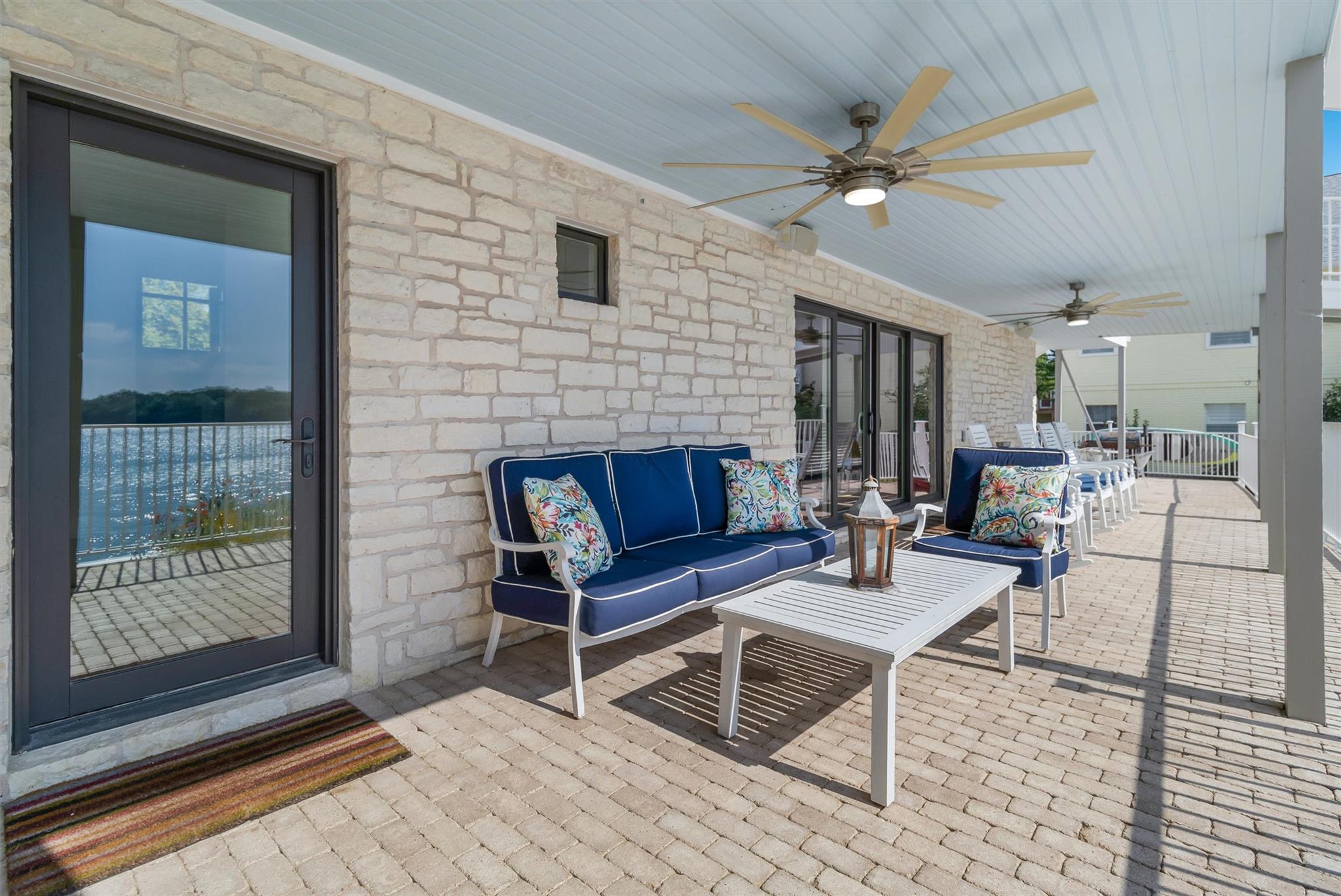 100 S Waterway Dr, Kingsland, TX 78639