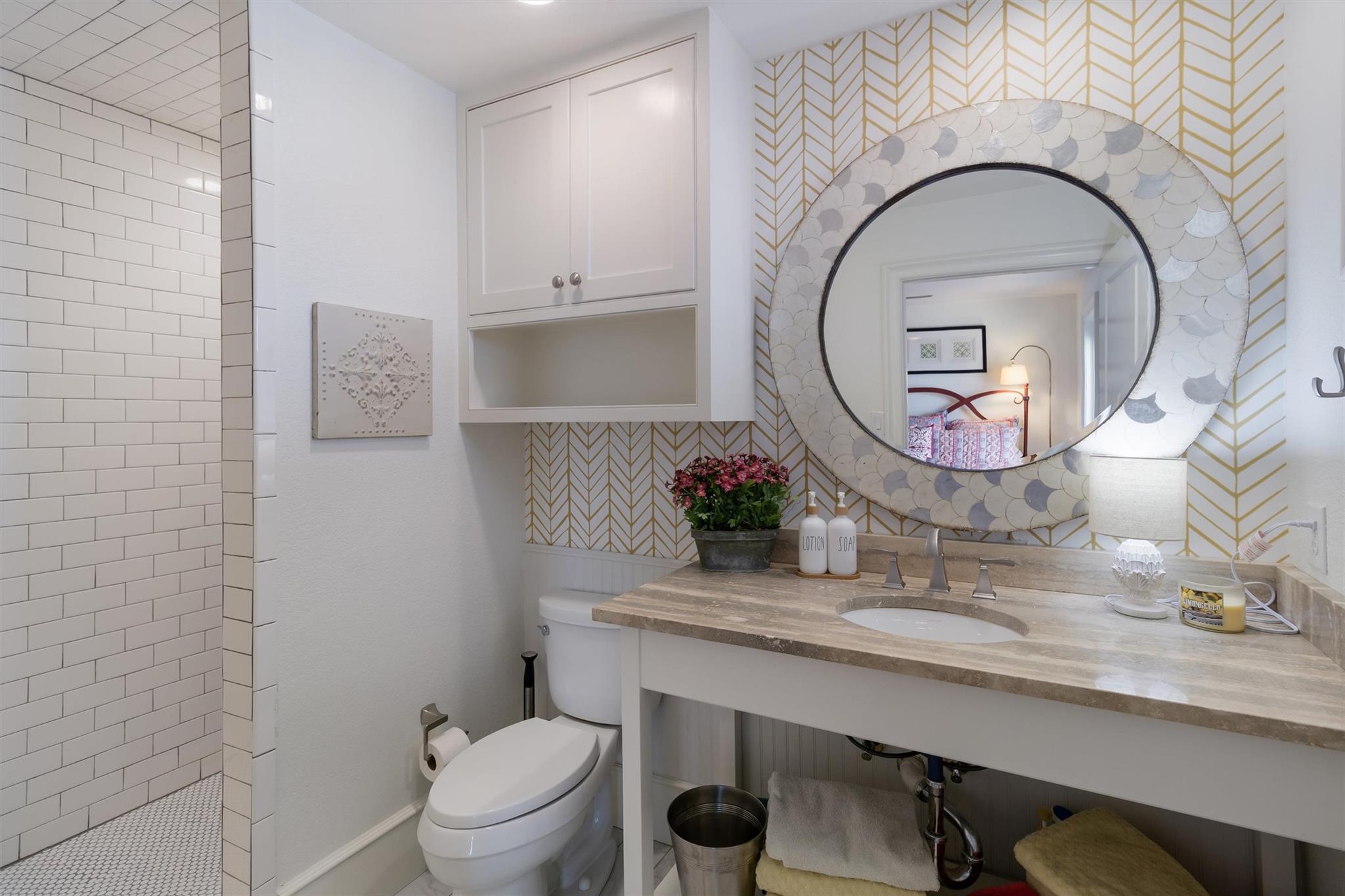 100 S Waterway Dr, Kingsland, TX 78639