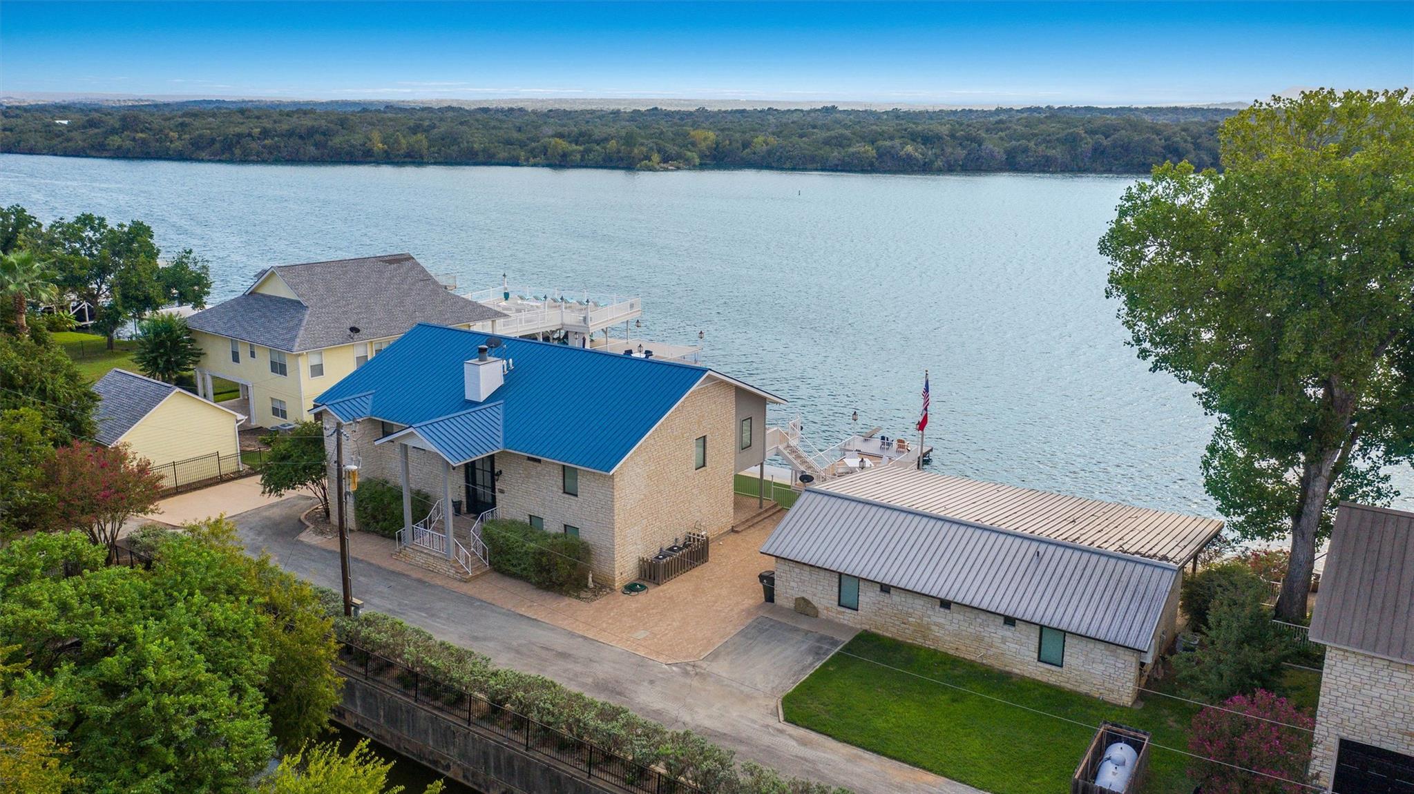 100 S Waterway Dr, Kingsland, TX 78639