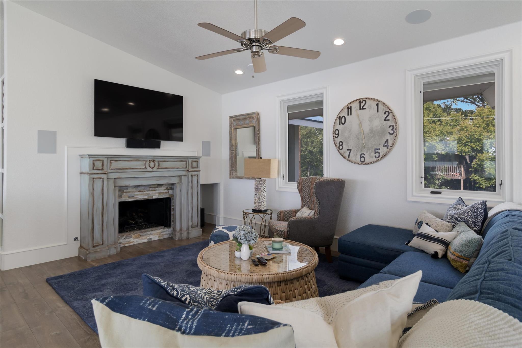 100 S Waterway Dr, Kingsland, TX 78639