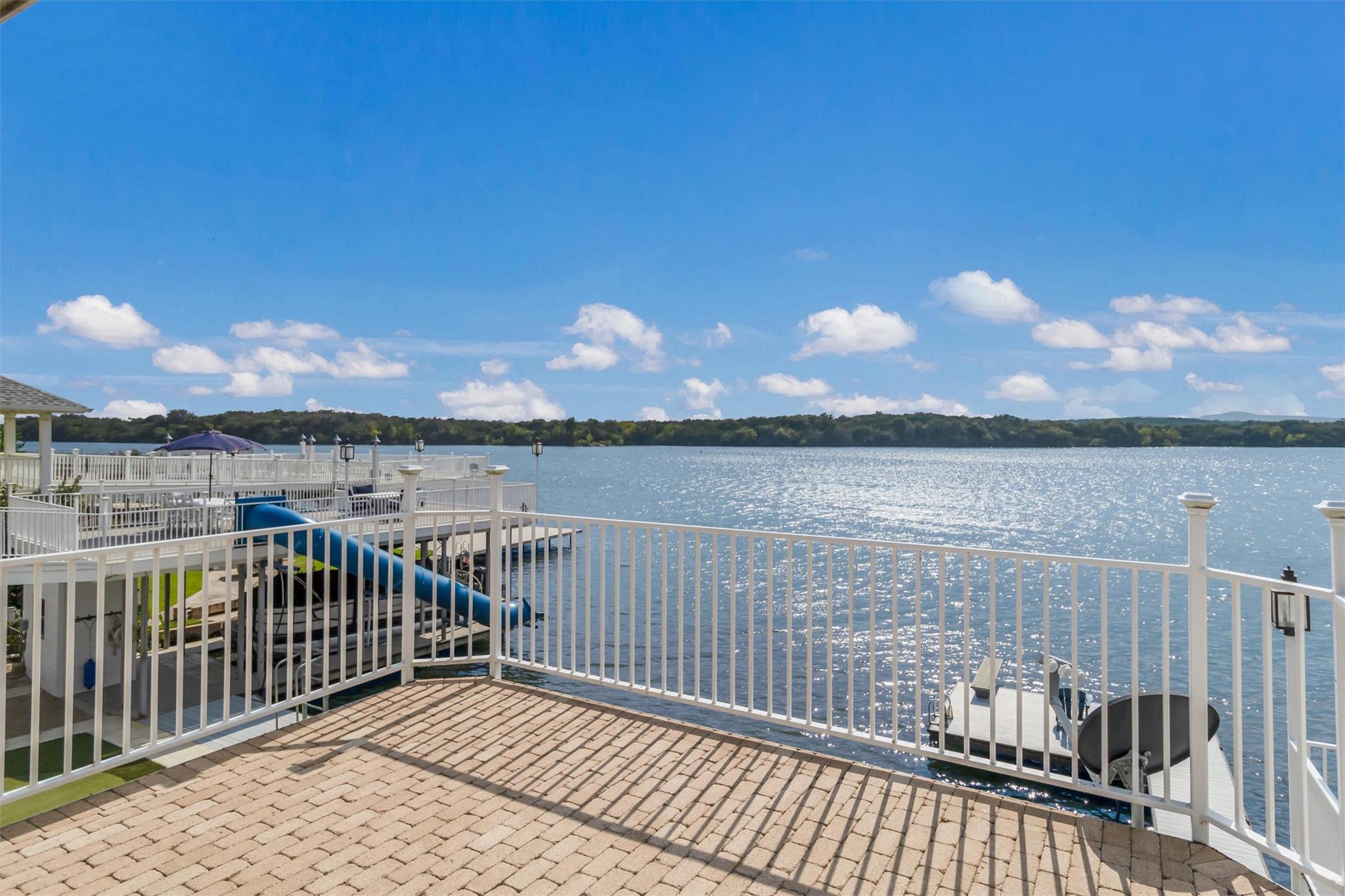 100 S Waterway Dr, Kingsland, TX 78639