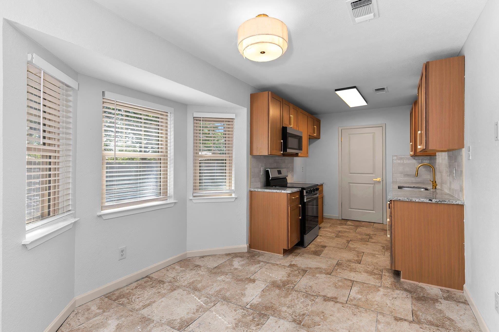 1808 Moonlight Dr, Killeen, TX 76543