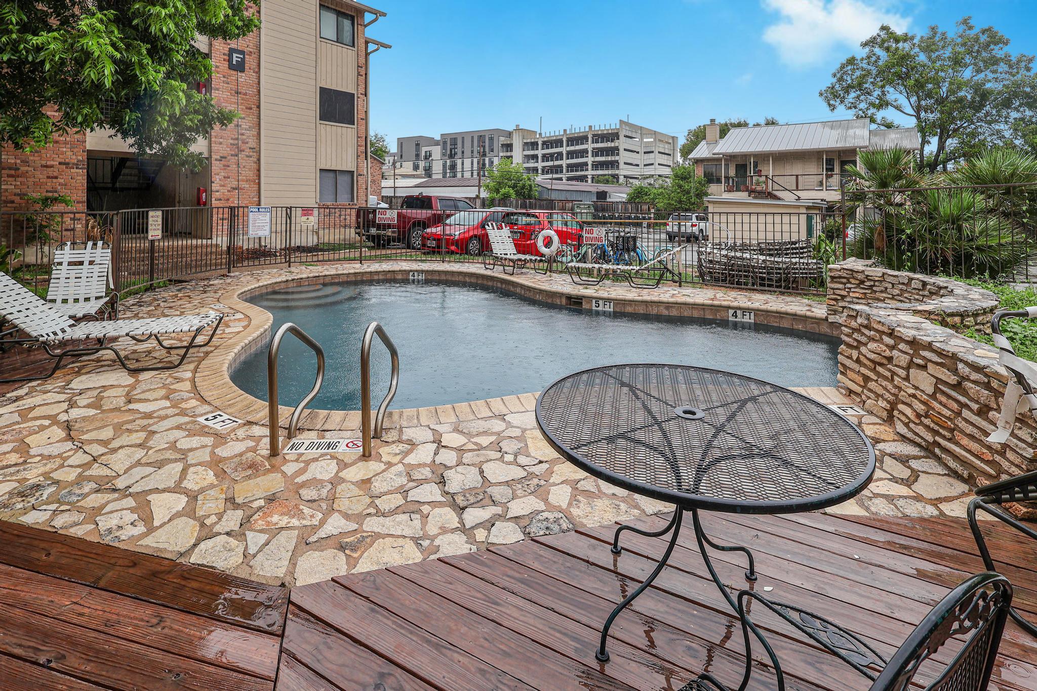 421 W San Antonio St # I3, San Marcos, TX 78666