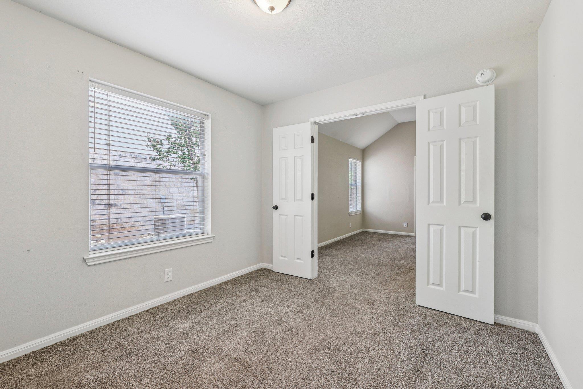 602 Los Robles Rd, Leander, TX 78641