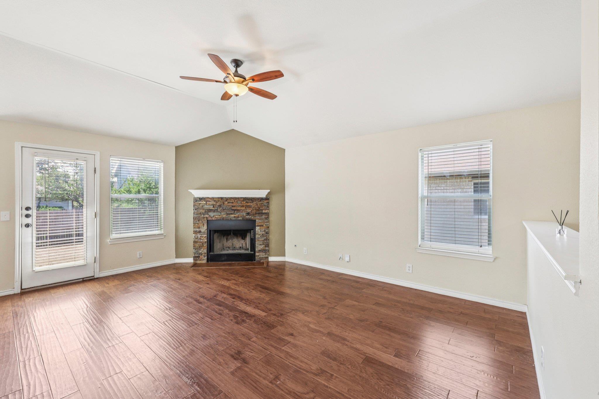 602 Los Robles Rd, Leander, TX 78641