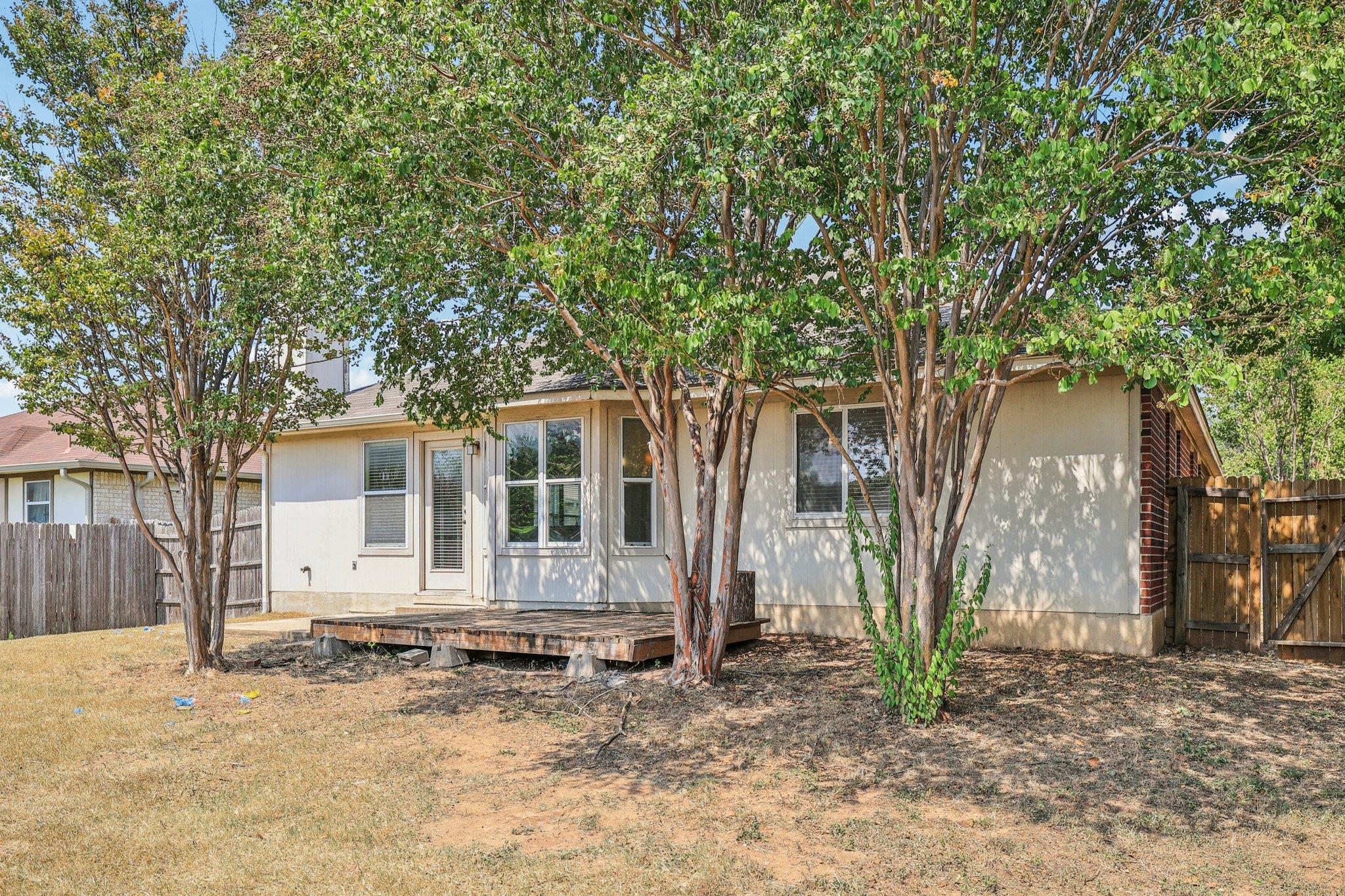 602 Los Robles Rd, Leander, TX 78641