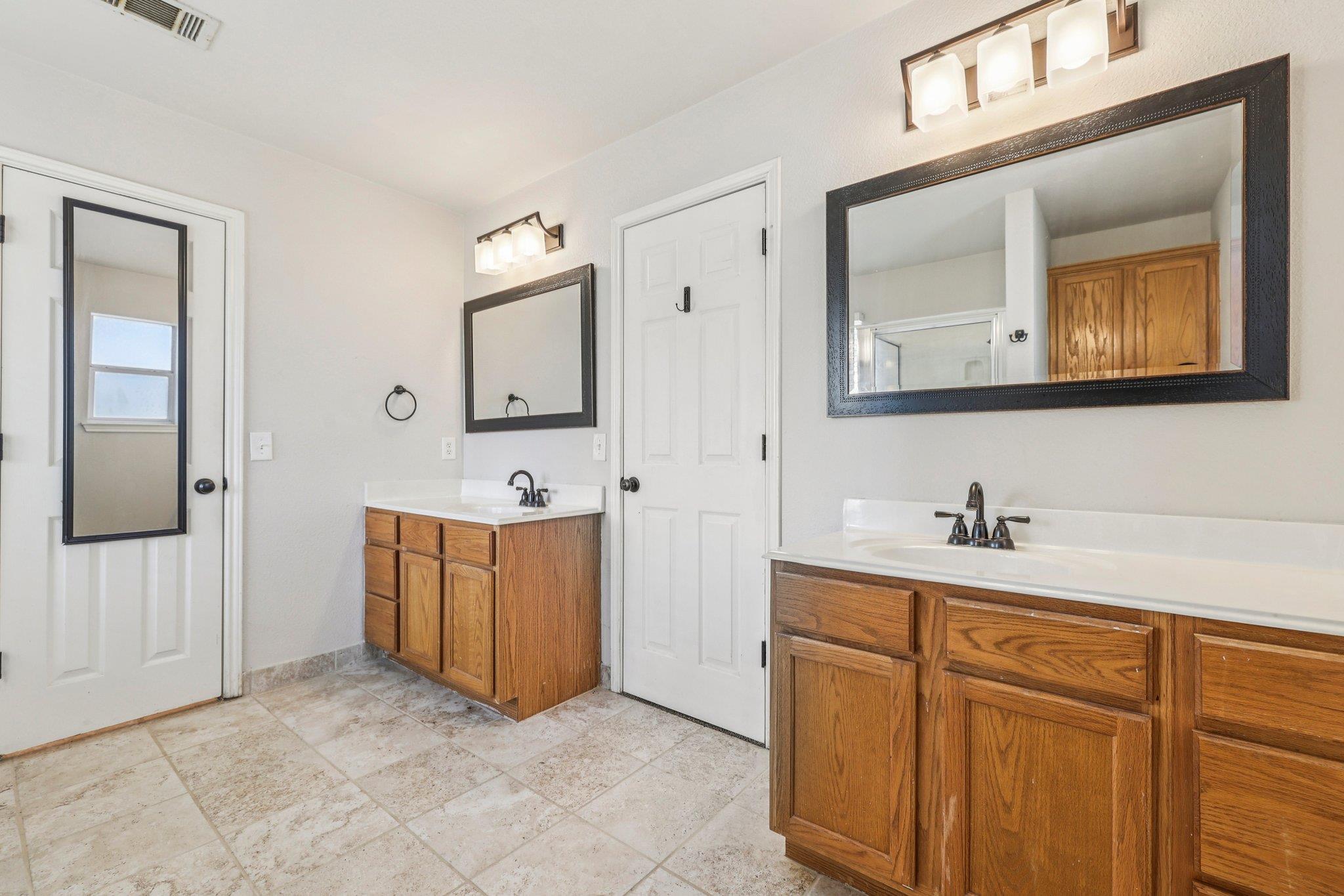 602 Los Robles Rd, Leander, TX 78641