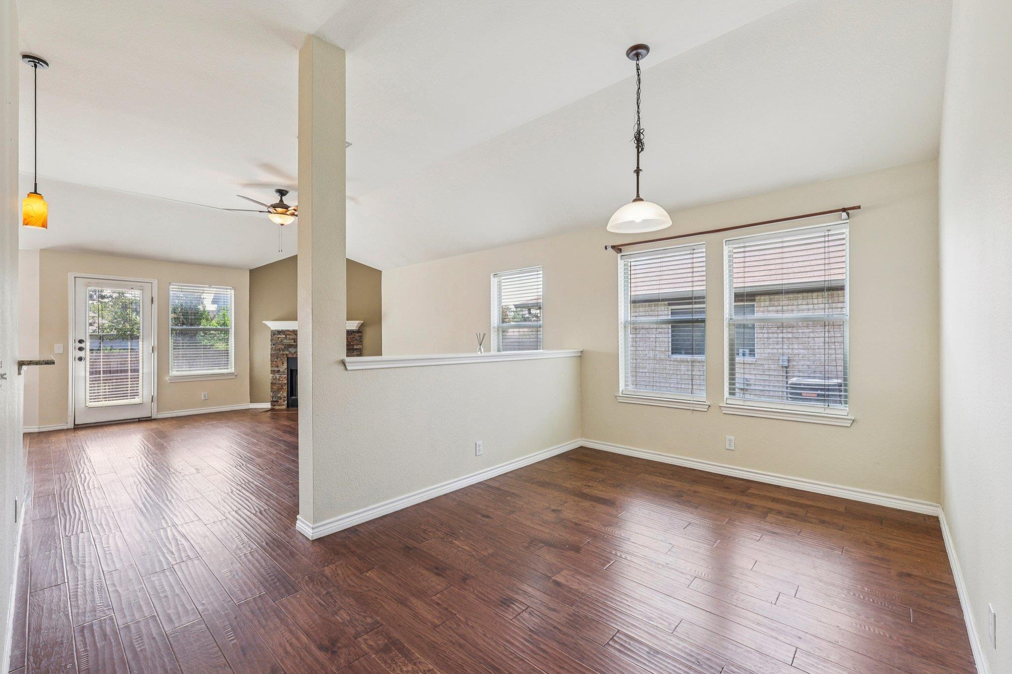 602 Los Robles Rd, Leander, TX 78641