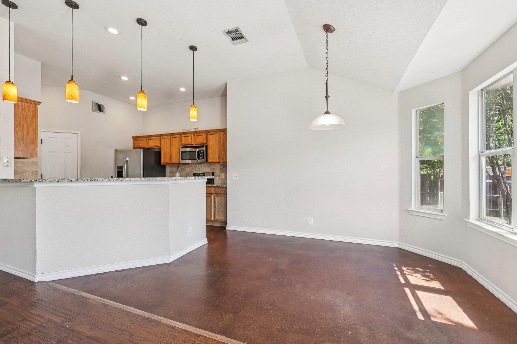 602 Los Robles Rd, Leander, TX 78641