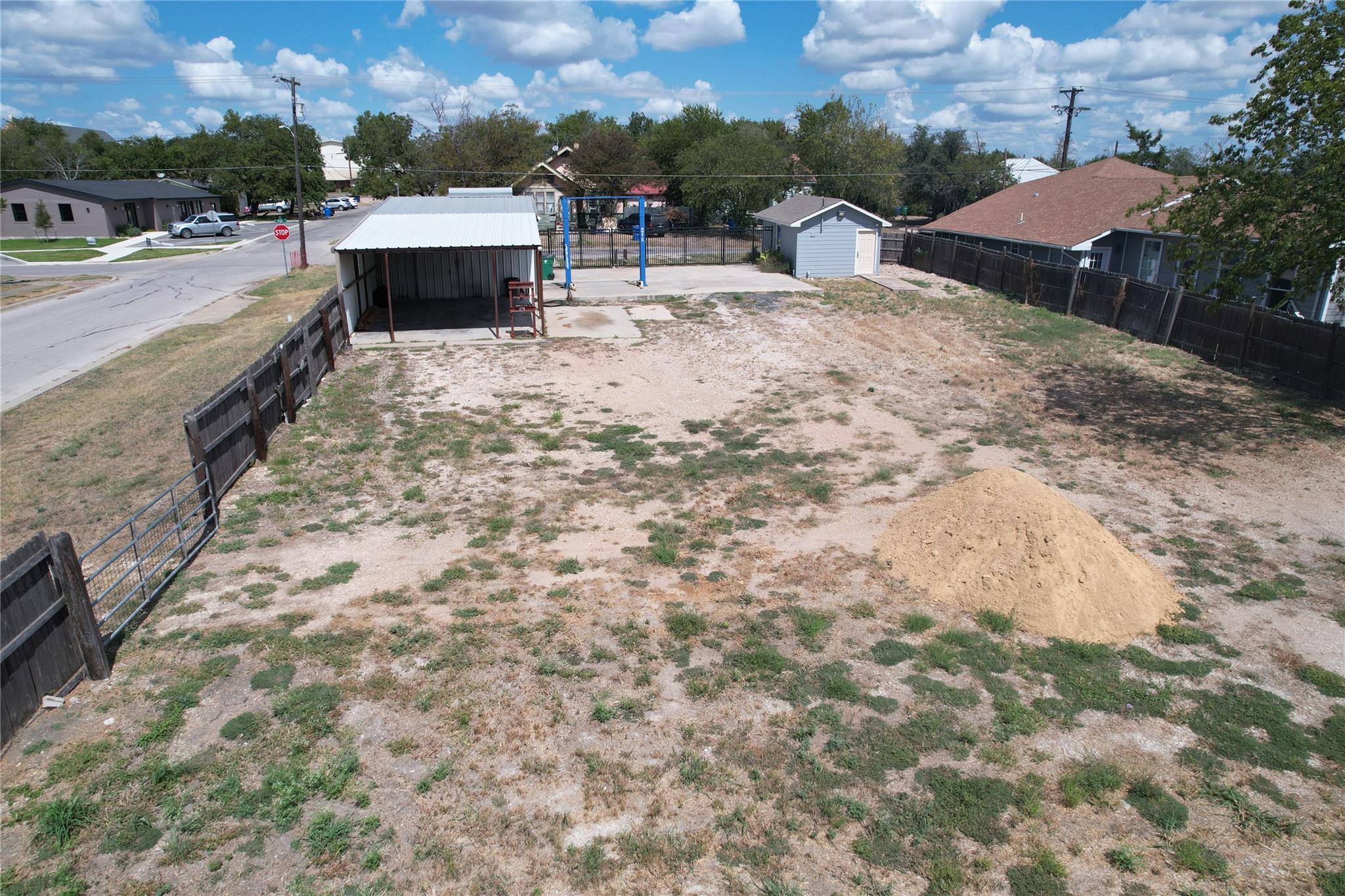 218 Elliott St, Taylor, TX 76574