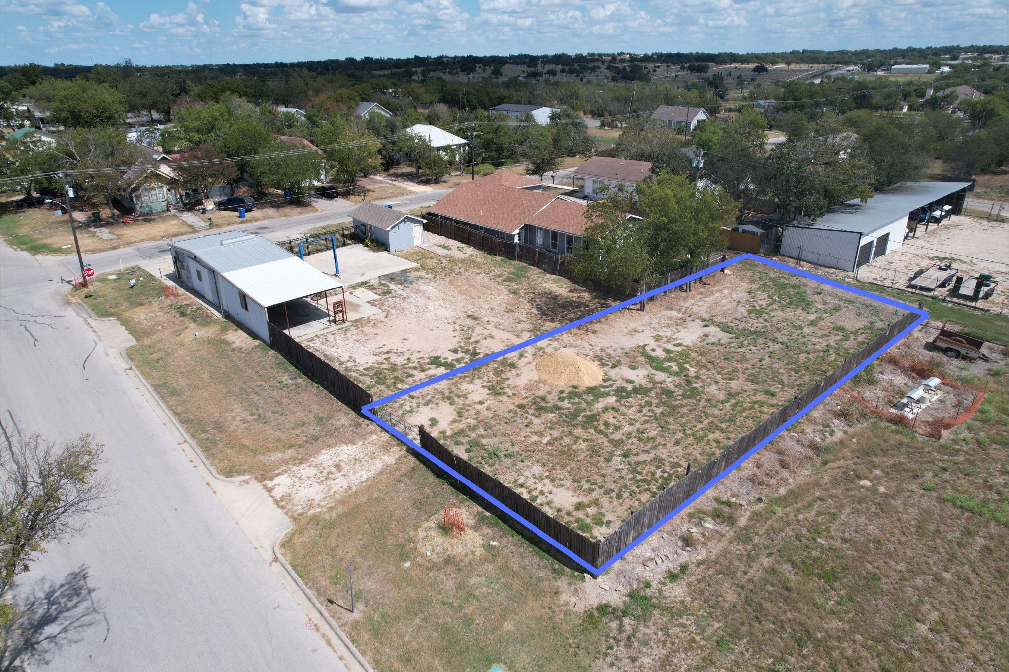206 Elliott St, Taylor, TX 76574