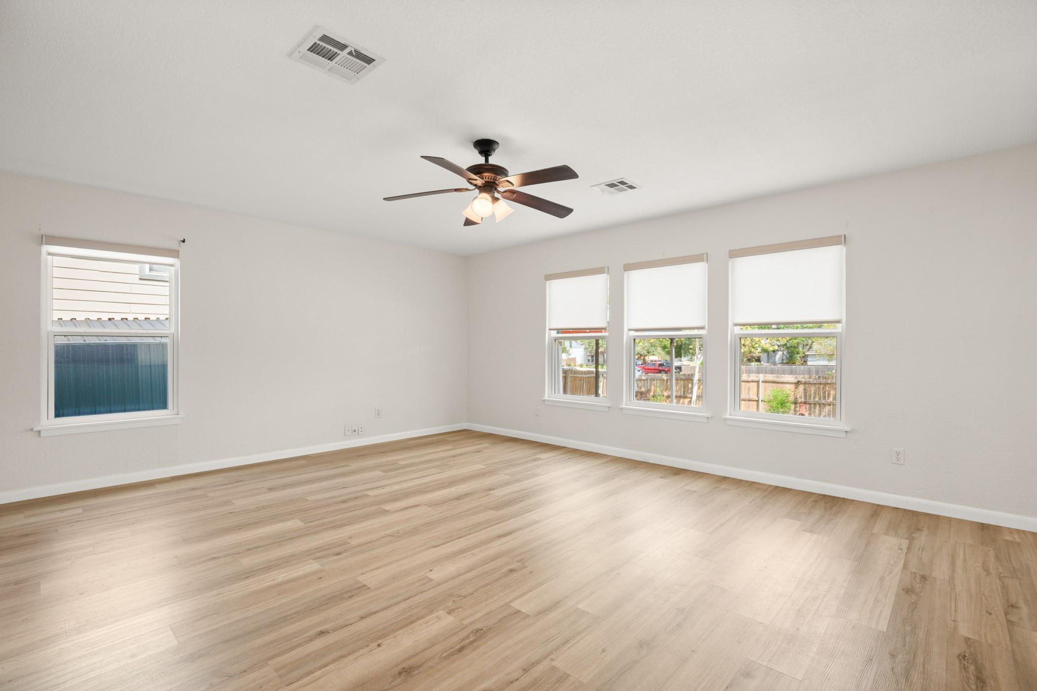 13421 Vizquel Loop, Del Valle, TX 78617