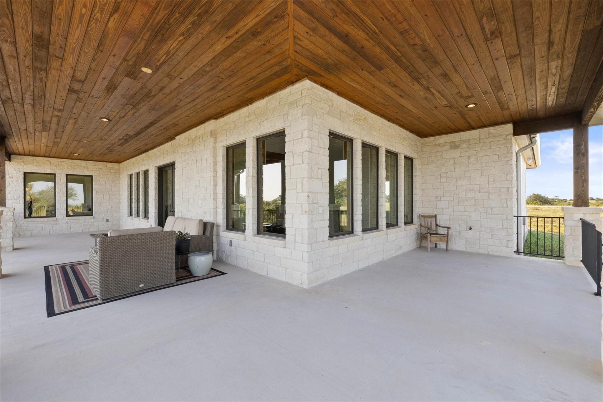 234 Elk Run Cv, Blanco, TX 78606