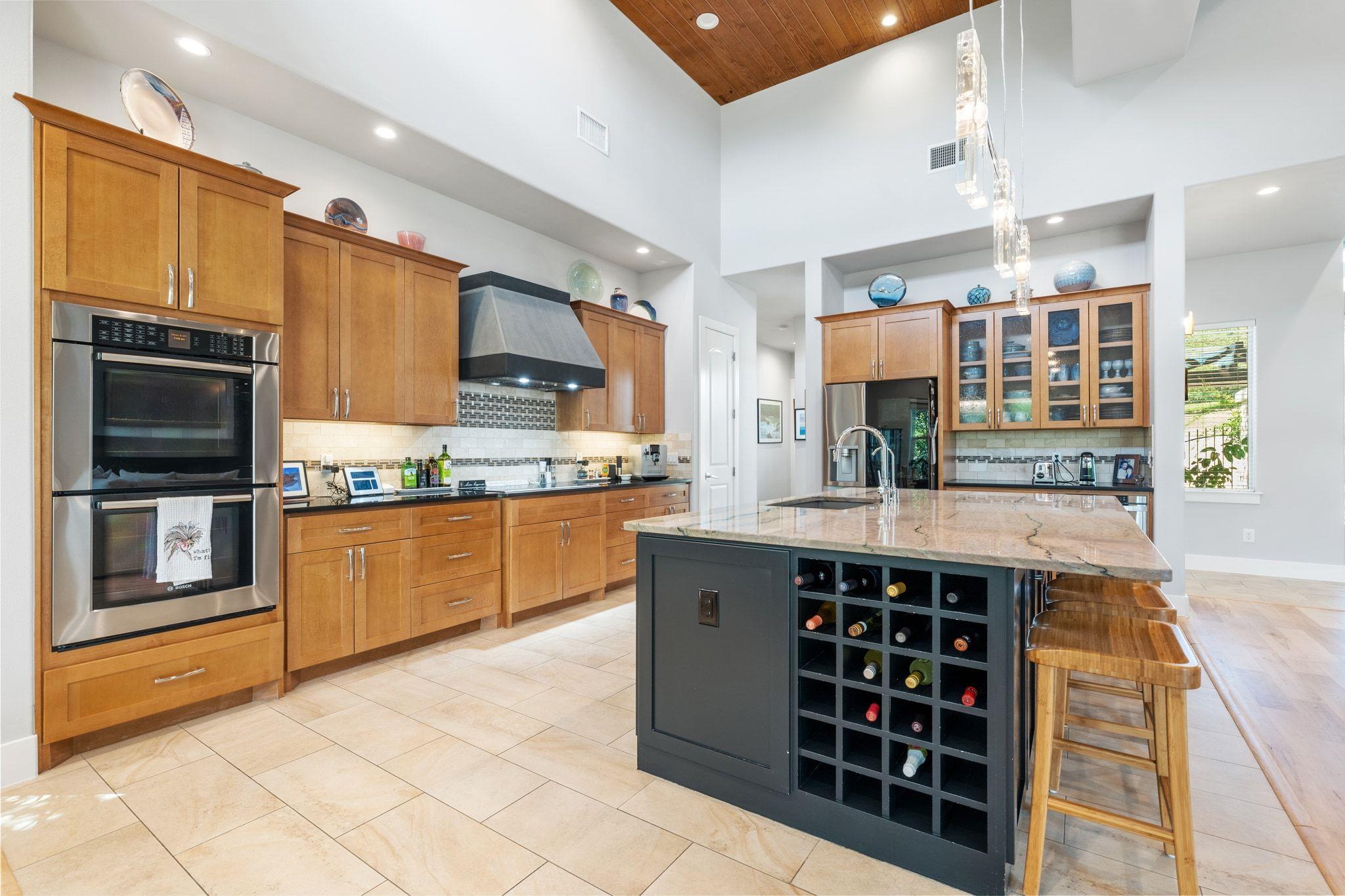 502 Lakeway Dr, Lakeway, TX 78734