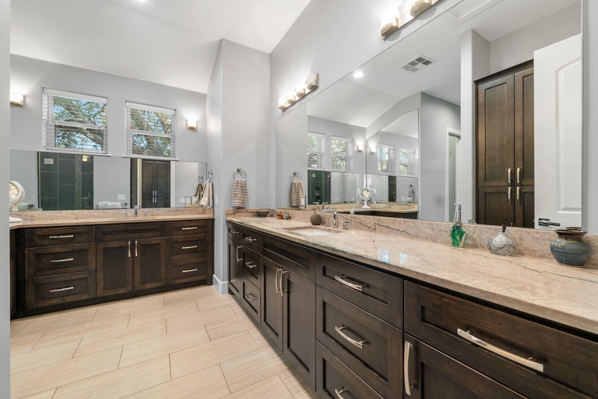 502 Lakeway Dr, Lakeway, TX 78734