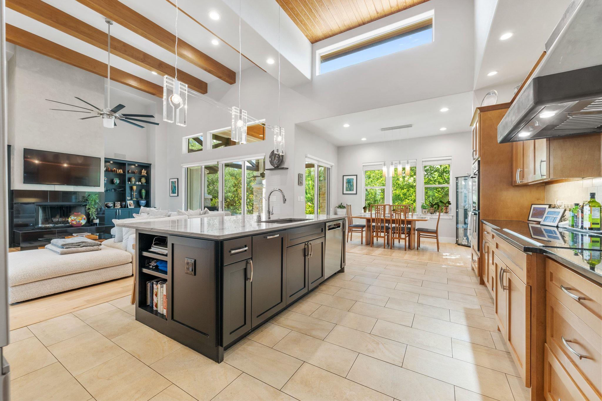 502 Lakeway Dr, Lakeway, TX 78734