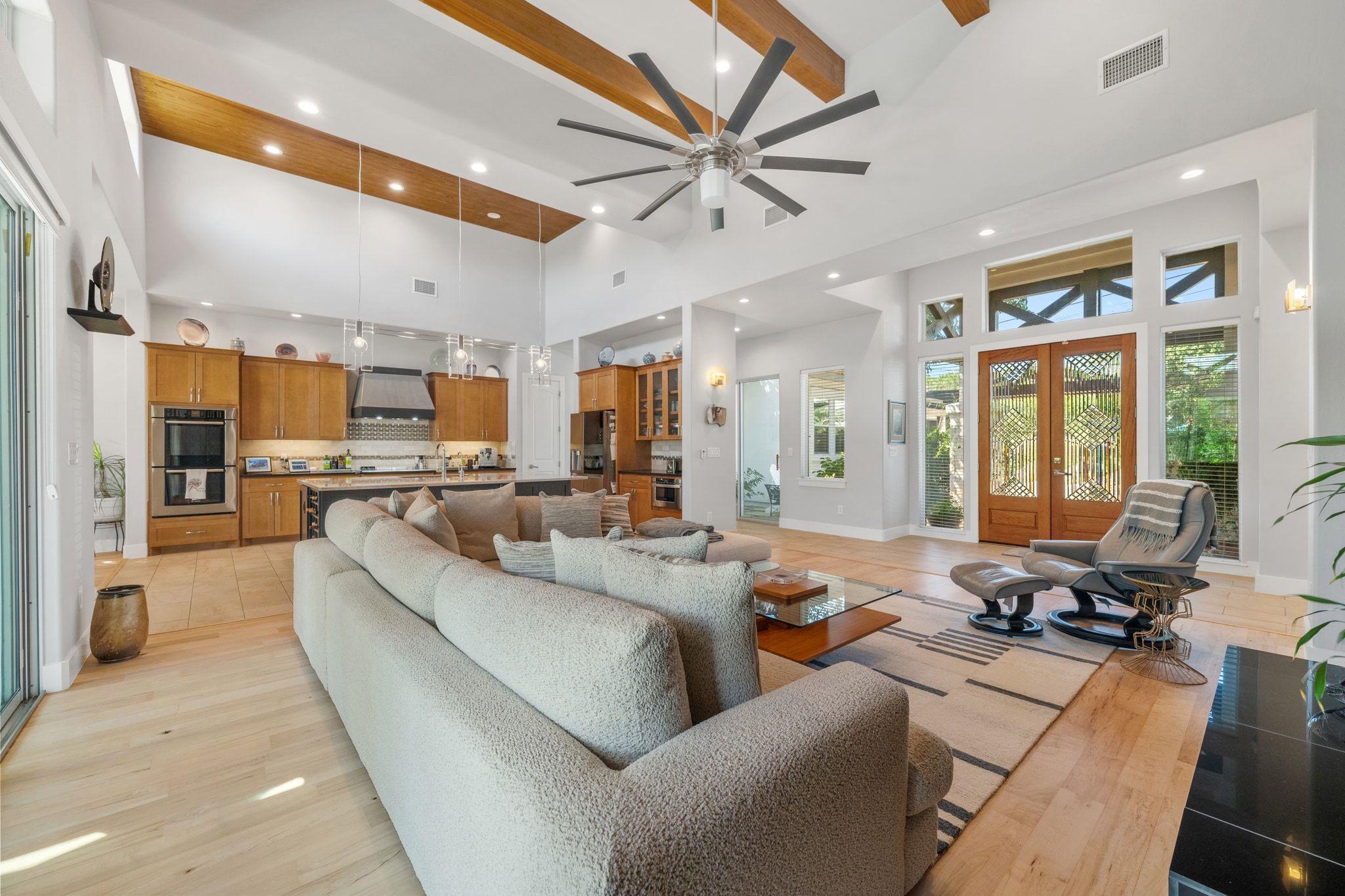 502 Lakeway Dr, Lakeway, TX 78734