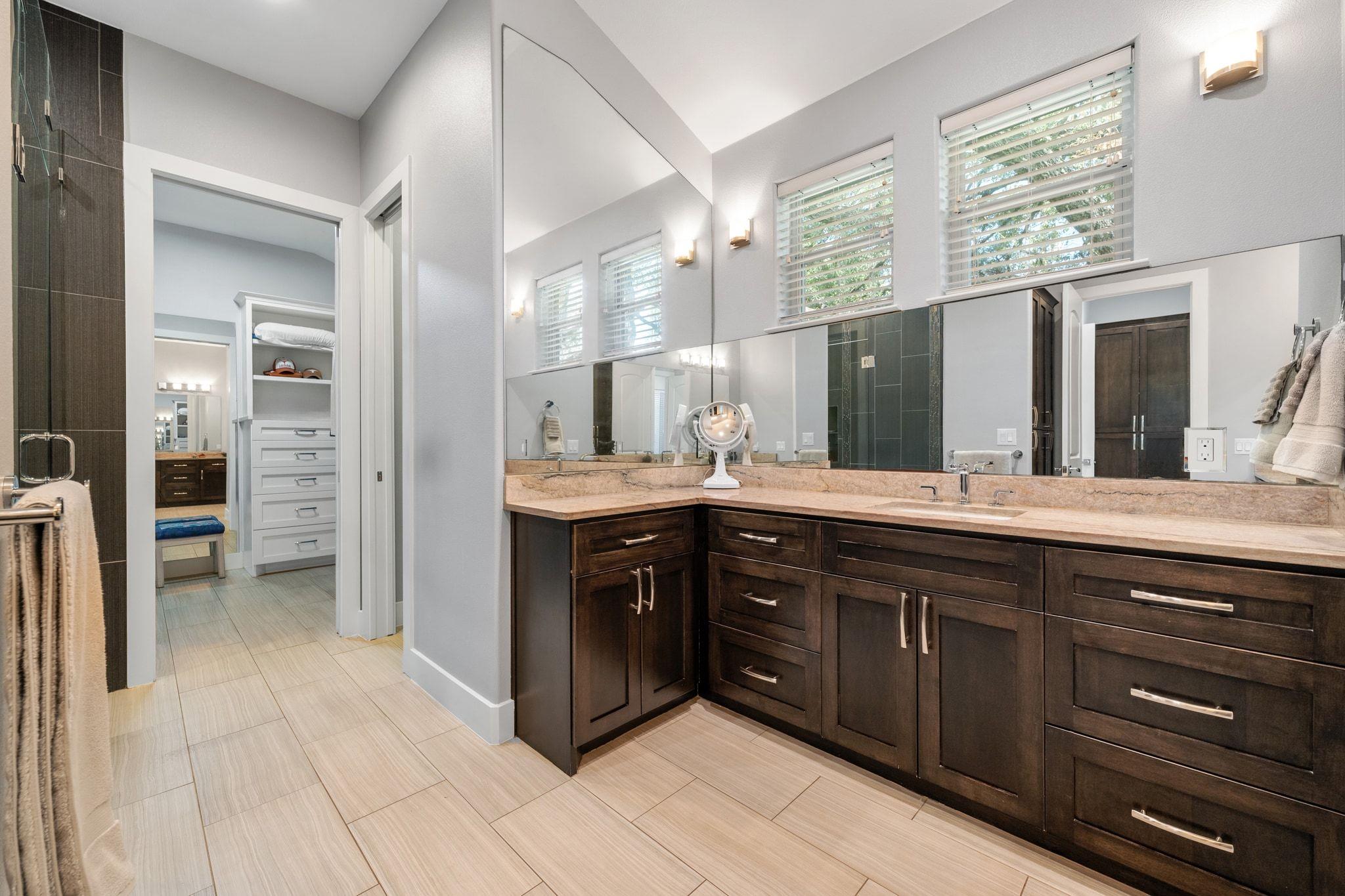 502 Lakeway Dr, Lakeway, TX 78734