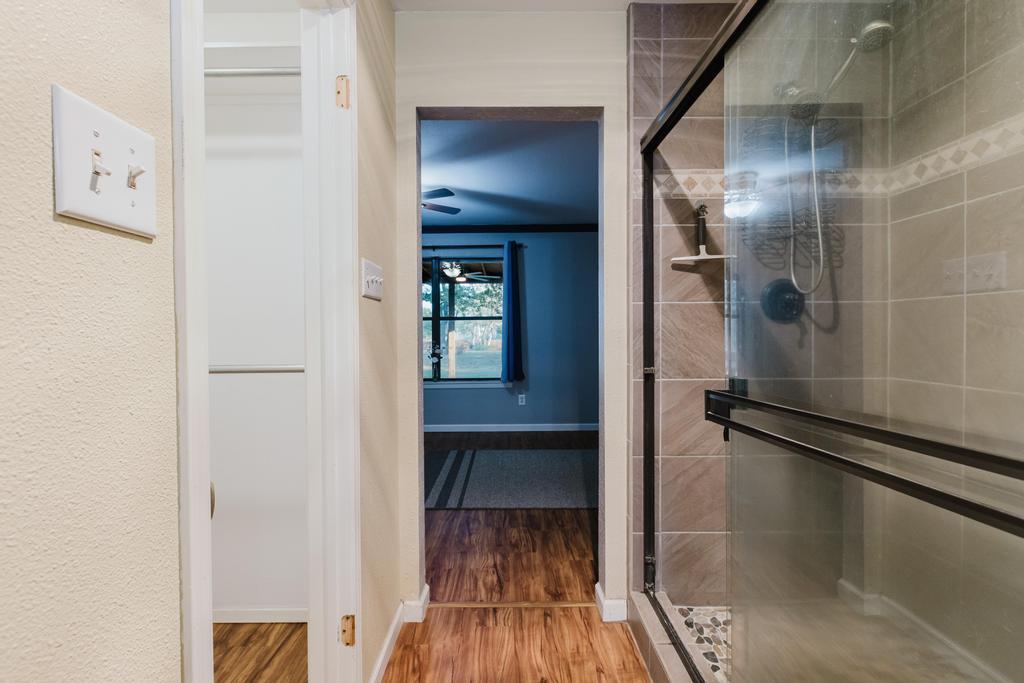 122 Montesito Ln, Floresville, TX 78114