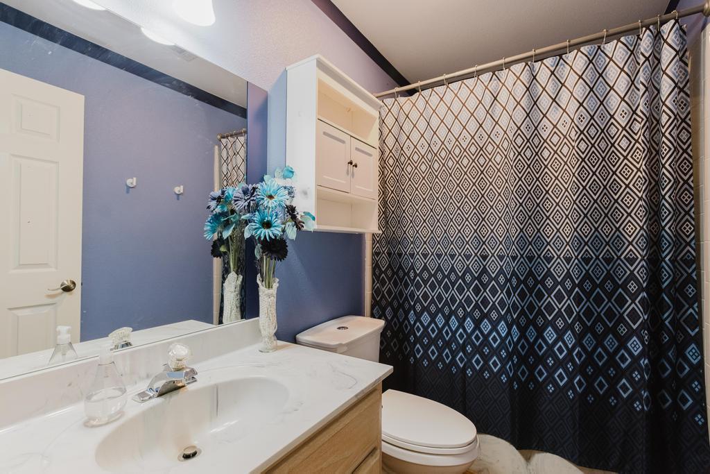 122 Montesito Ln, Floresville, TX 78114