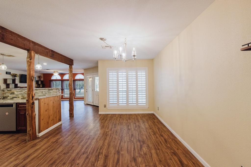 122 Montesito Ln, Floresville, TX 78114