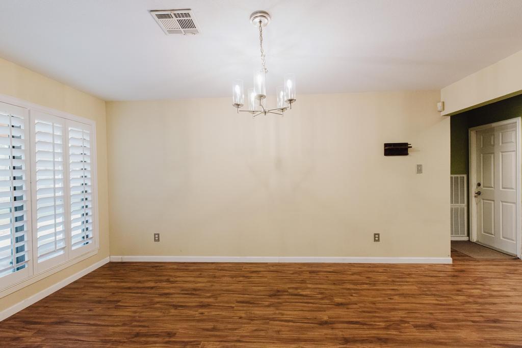 122 Montesito Ln, Floresville, TX 78114