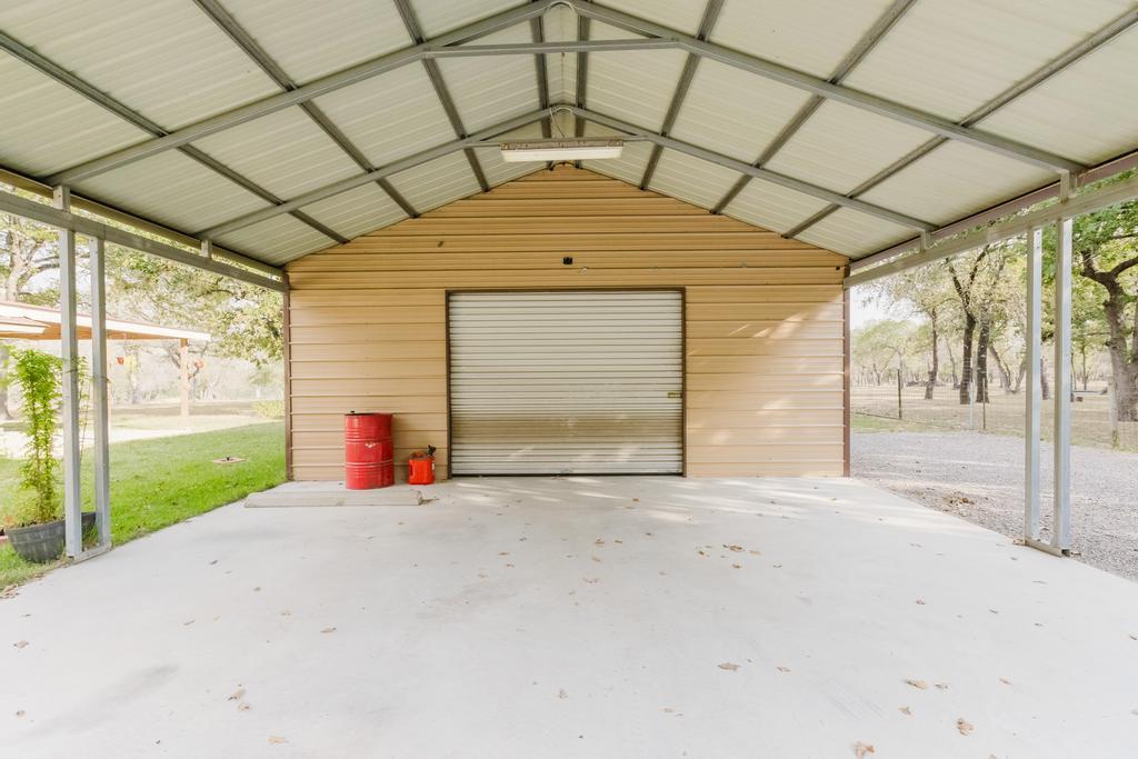 122 Montesito Ln, Floresville, TX 78114