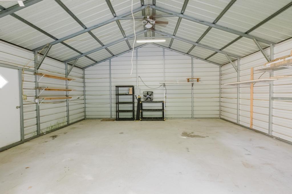 122 Montesito Ln, Floresville, TX 78114