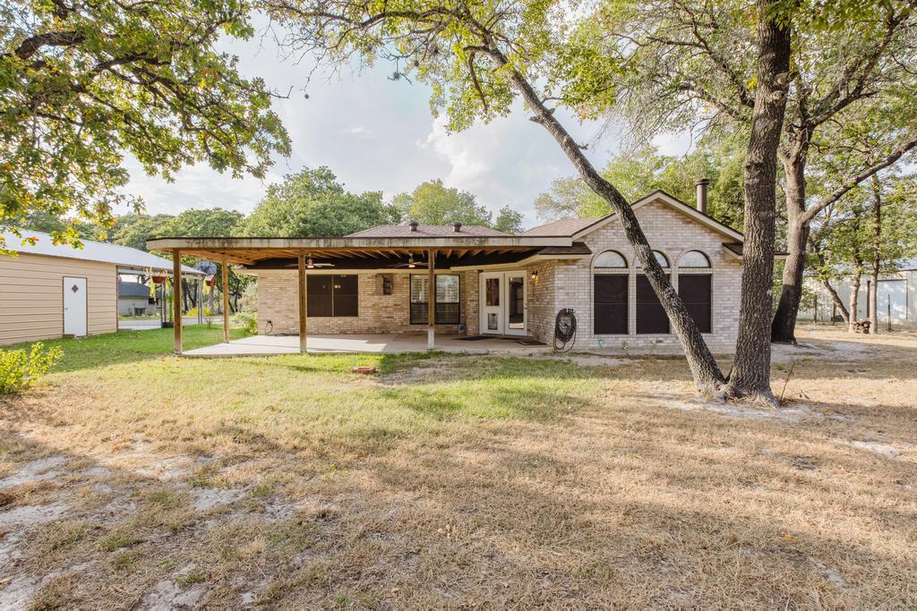 122 Montesito Ln, Floresville, TX 78114