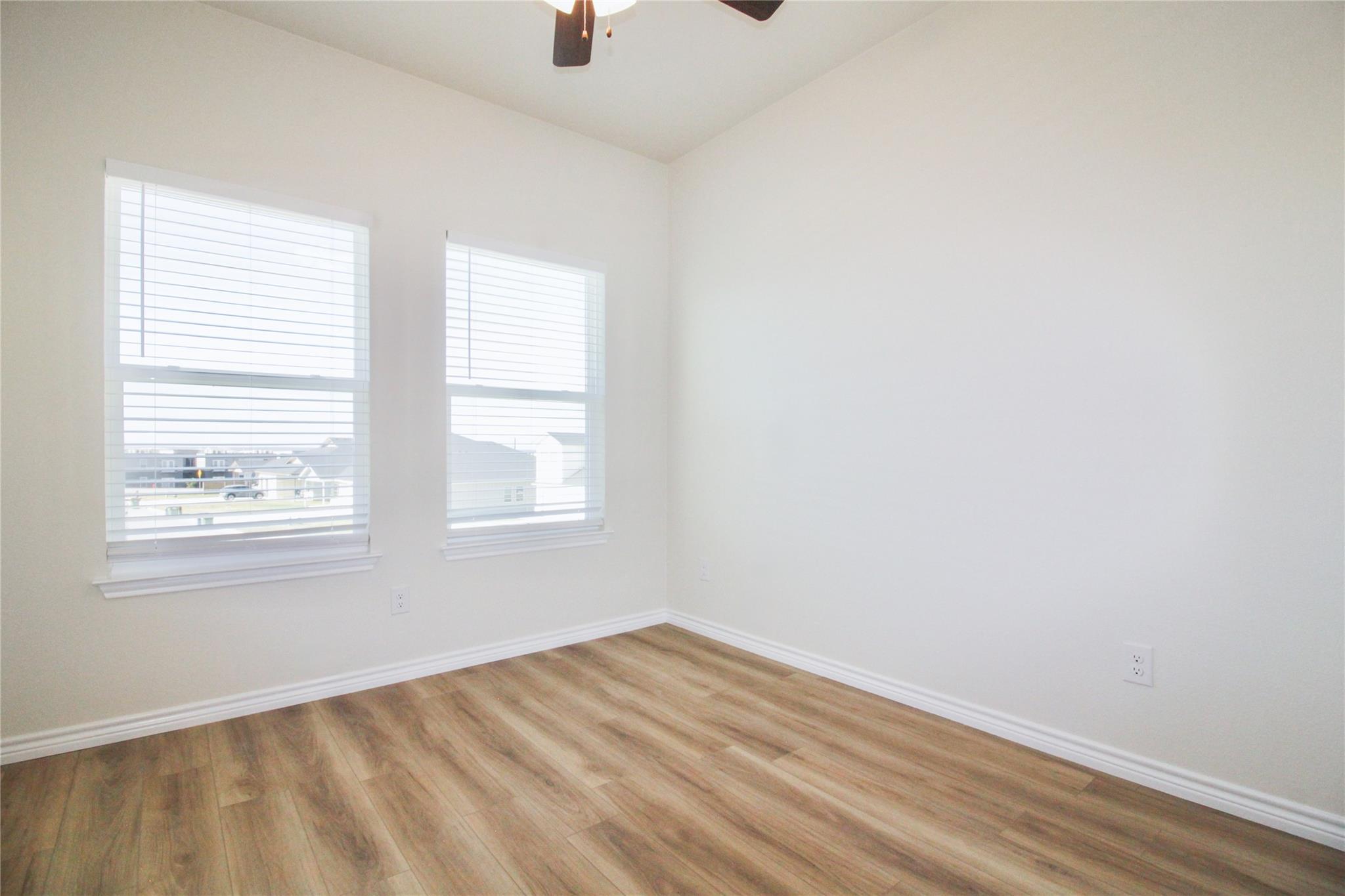 518 Whirlaway Dr # A, Jarrell, TX 76537