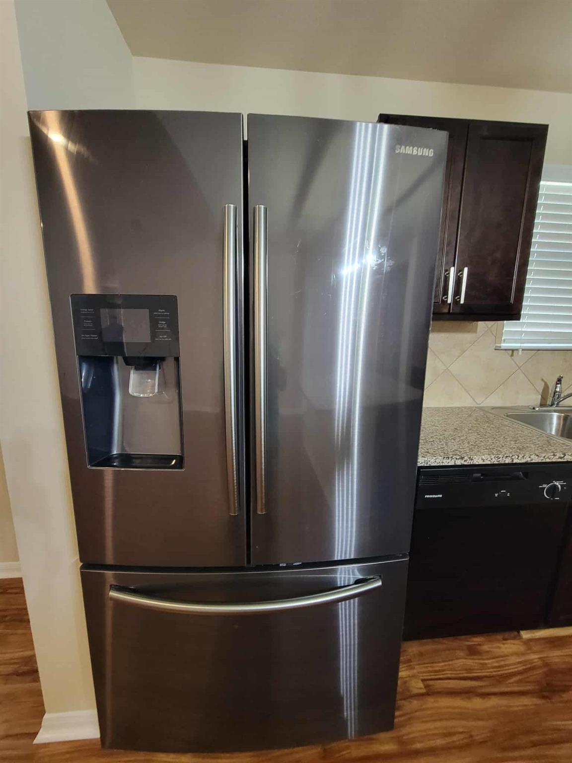 213 Camellia Dr, Hutto, TX 78634