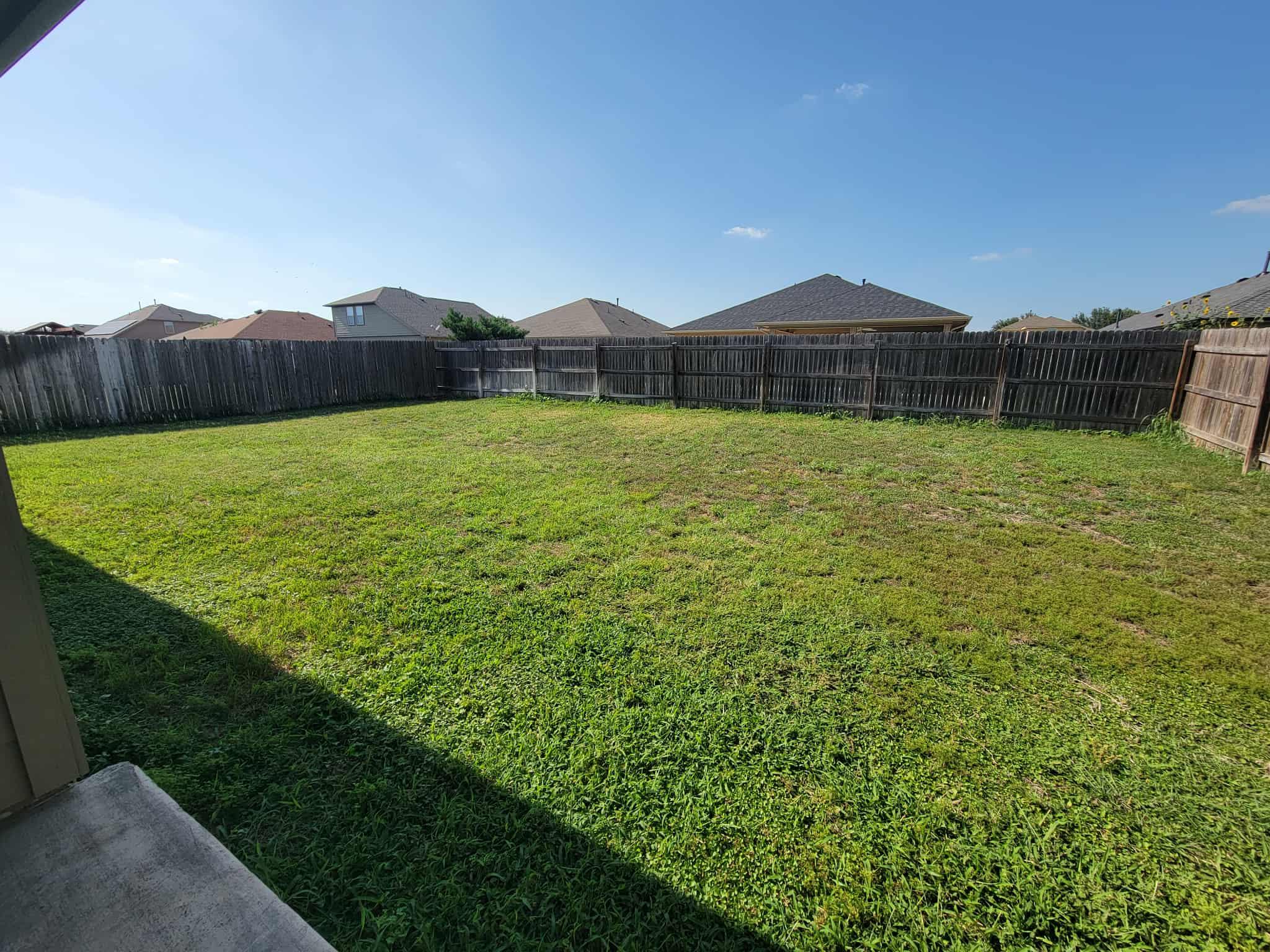 213 Camellia Dr, Hutto, TX 78634