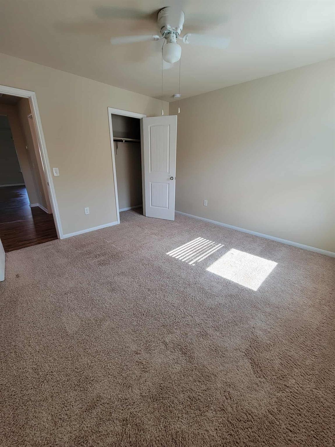 213 Camellia Dr, Hutto, TX 78634