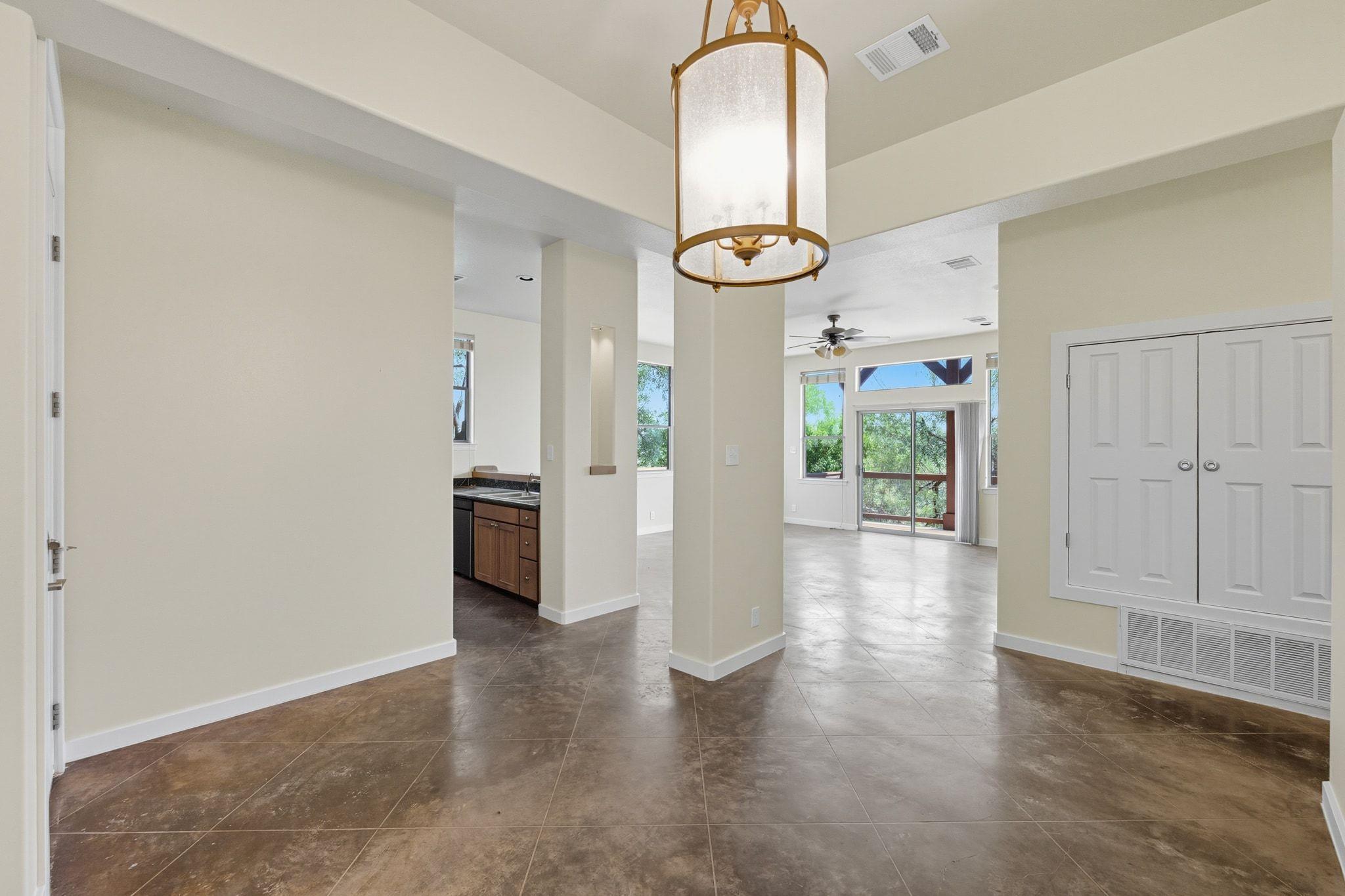 1101 OAK HURST Rd # 101, Austin, TX 78734