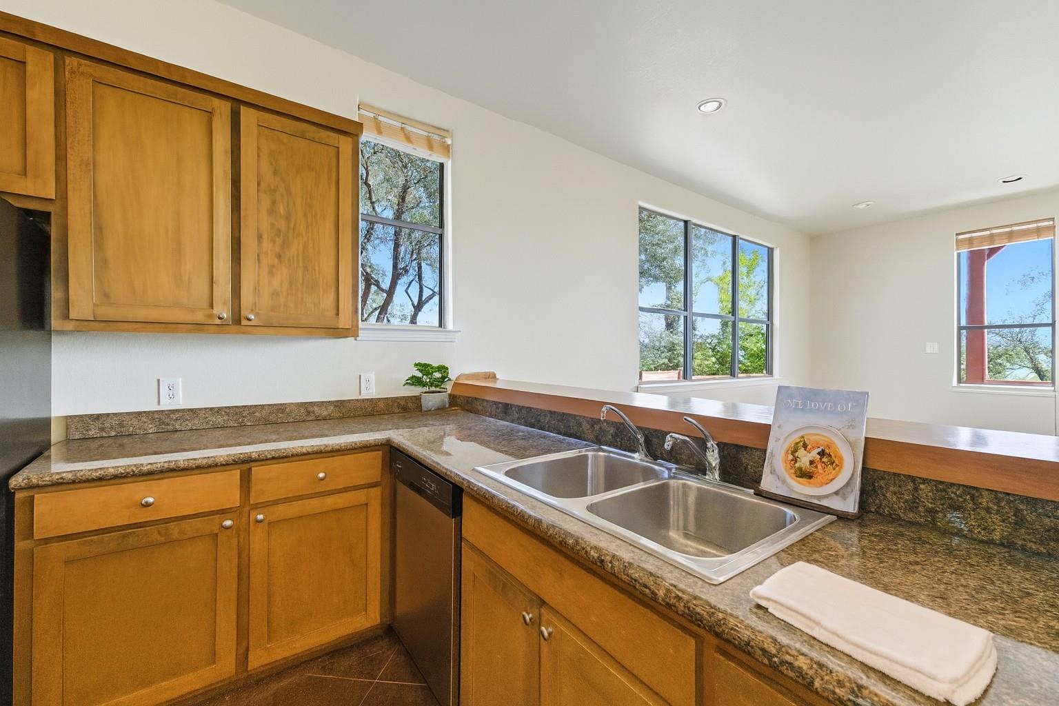 1101 OAK HURST Rd # 101, Austin, TX 78734