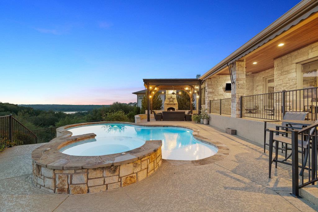 839 Wesley Ridge Dr, Spicewood, TX 78669