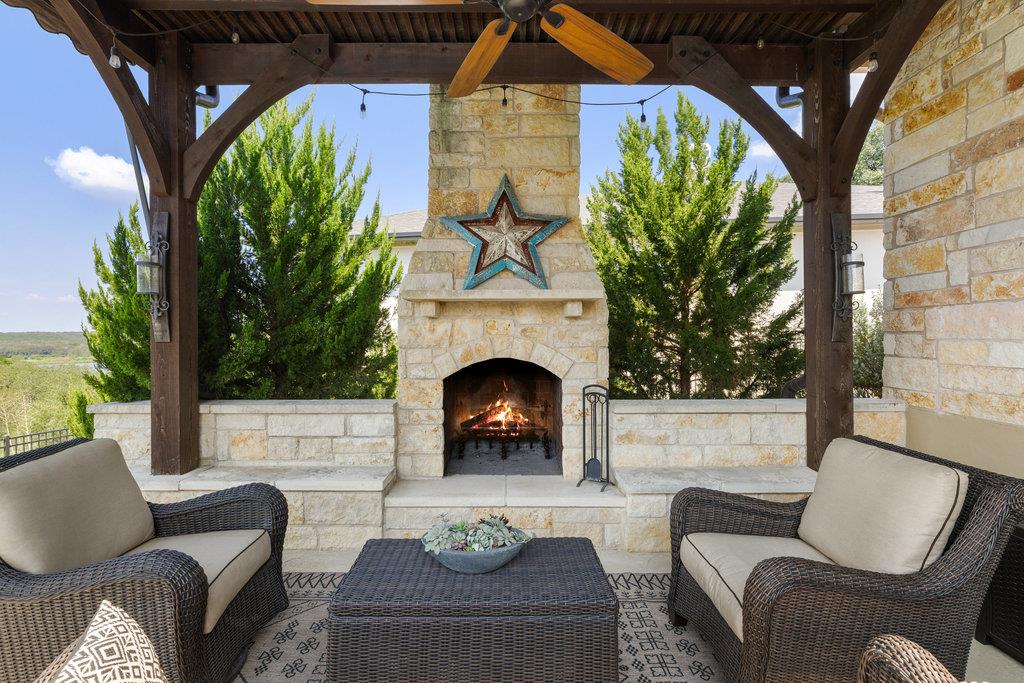 839 Wesley Ridge Dr, Spicewood, TX 78669