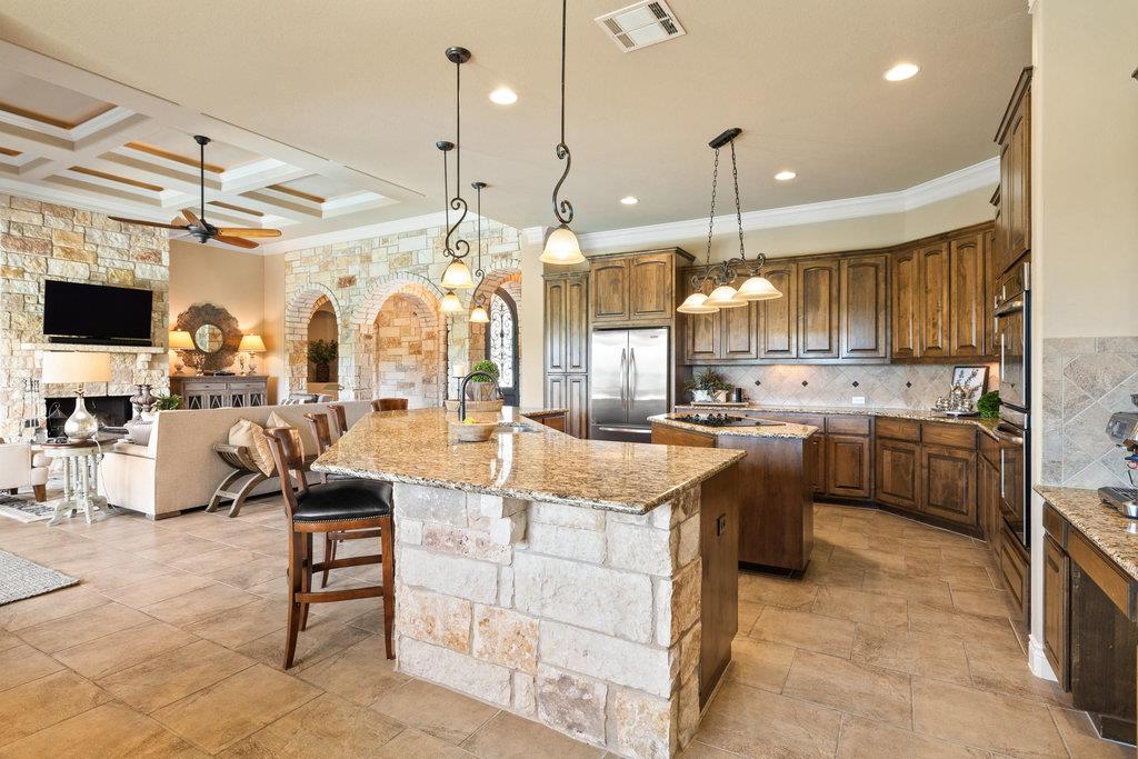 839 Wesley Ridge Dr, Spicewood, TX 78669